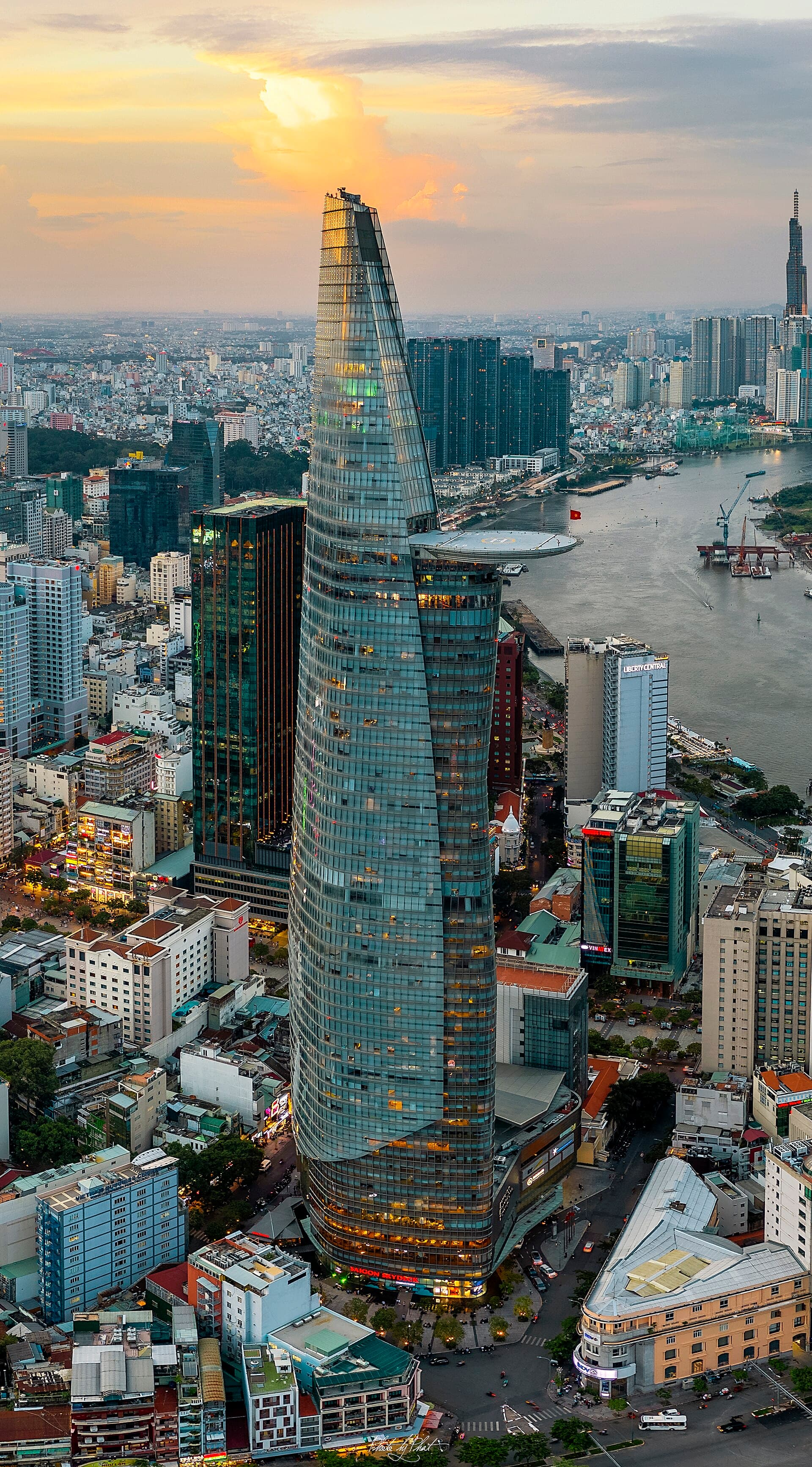 Saigon Skydeck (Bitexco Tower)