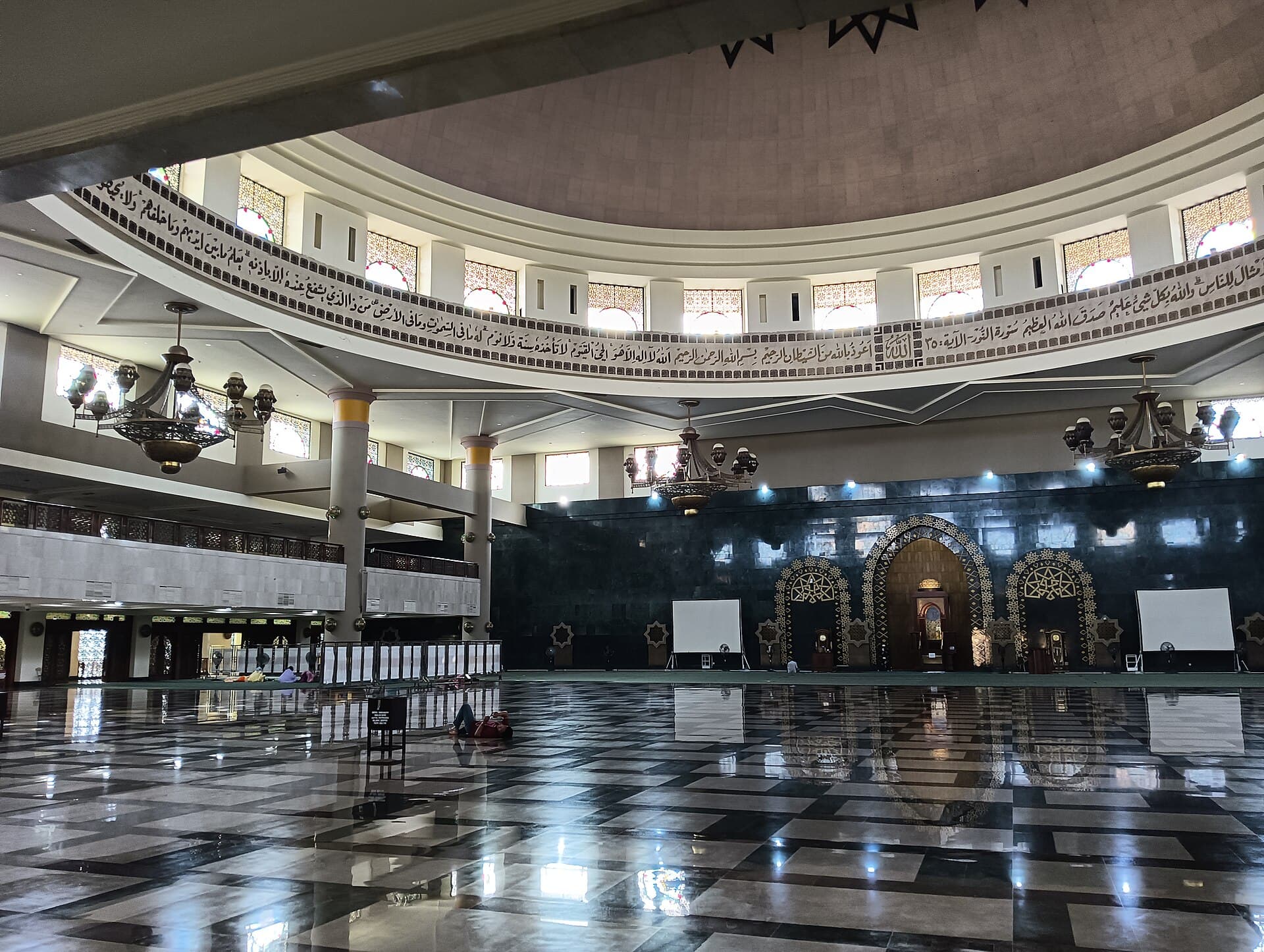 Baitul Muttaqien Mosque (Samarinda Islamic Center), Samarinda