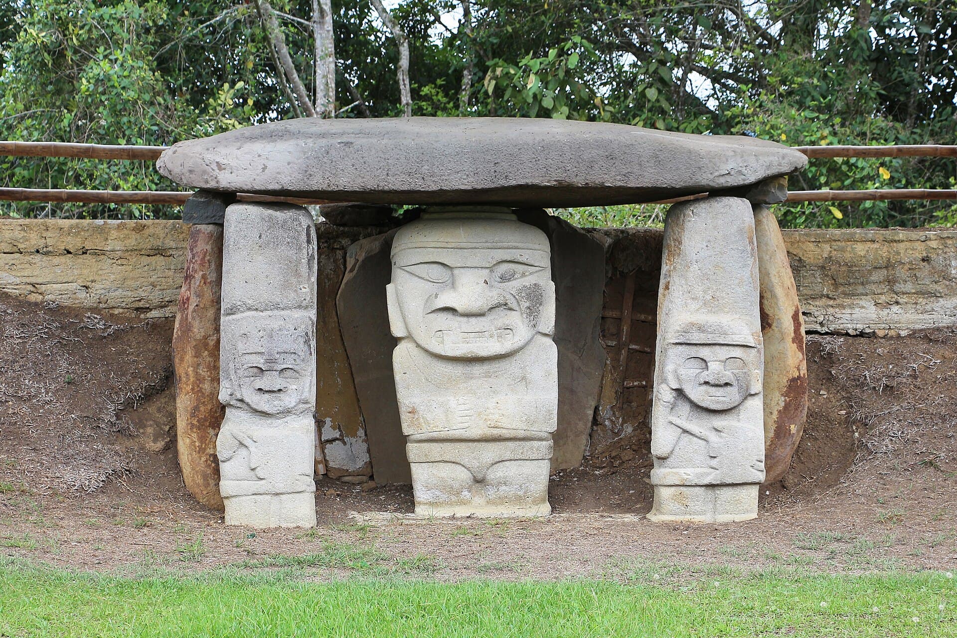 Statues of San Agustín