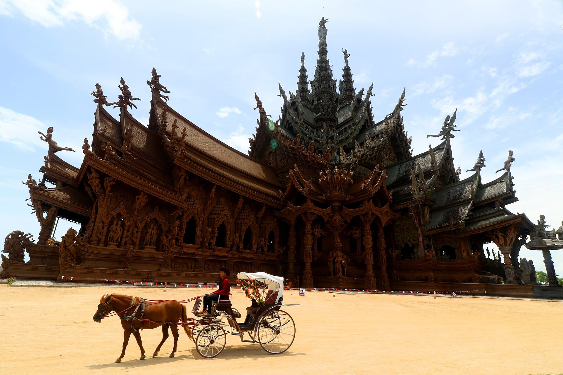 Sanctuary of Truth, Pattaya