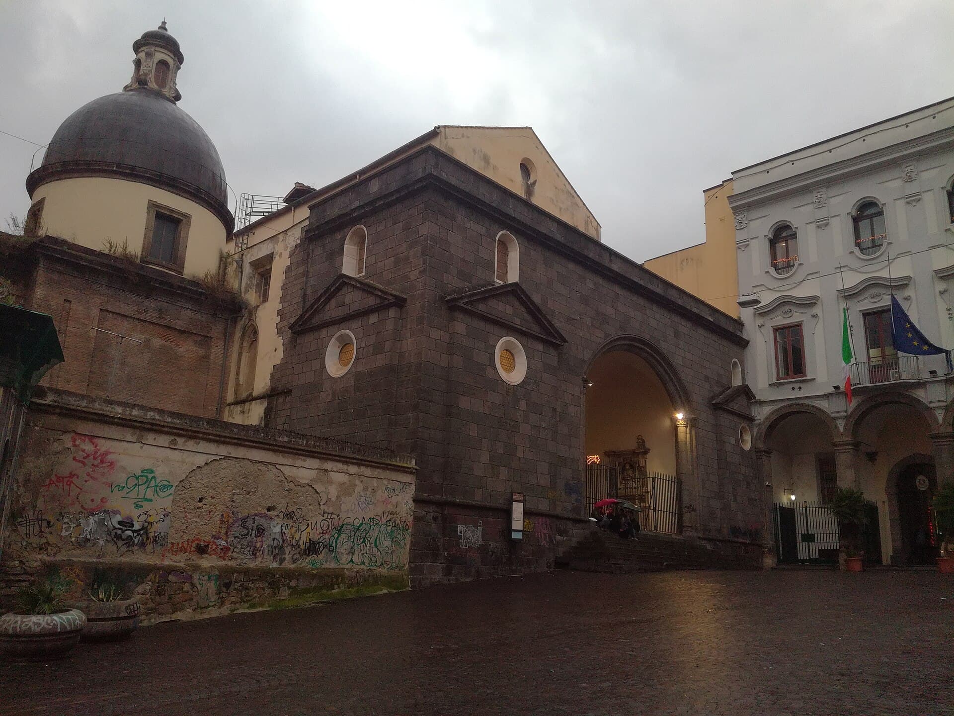 Sant'Anna dei Lombardi, Naples