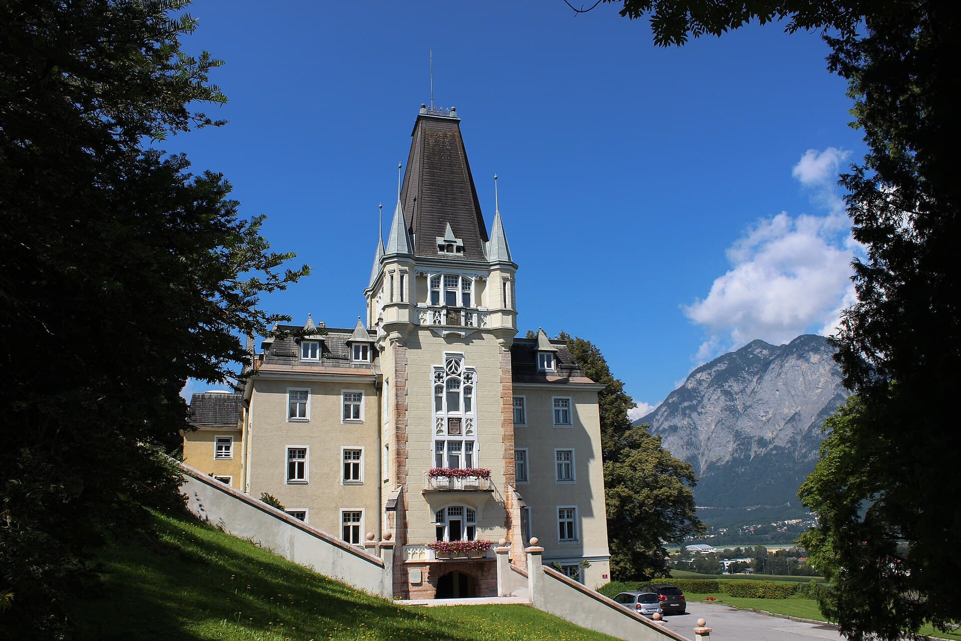 Mentlberg Castle, Innsbruck