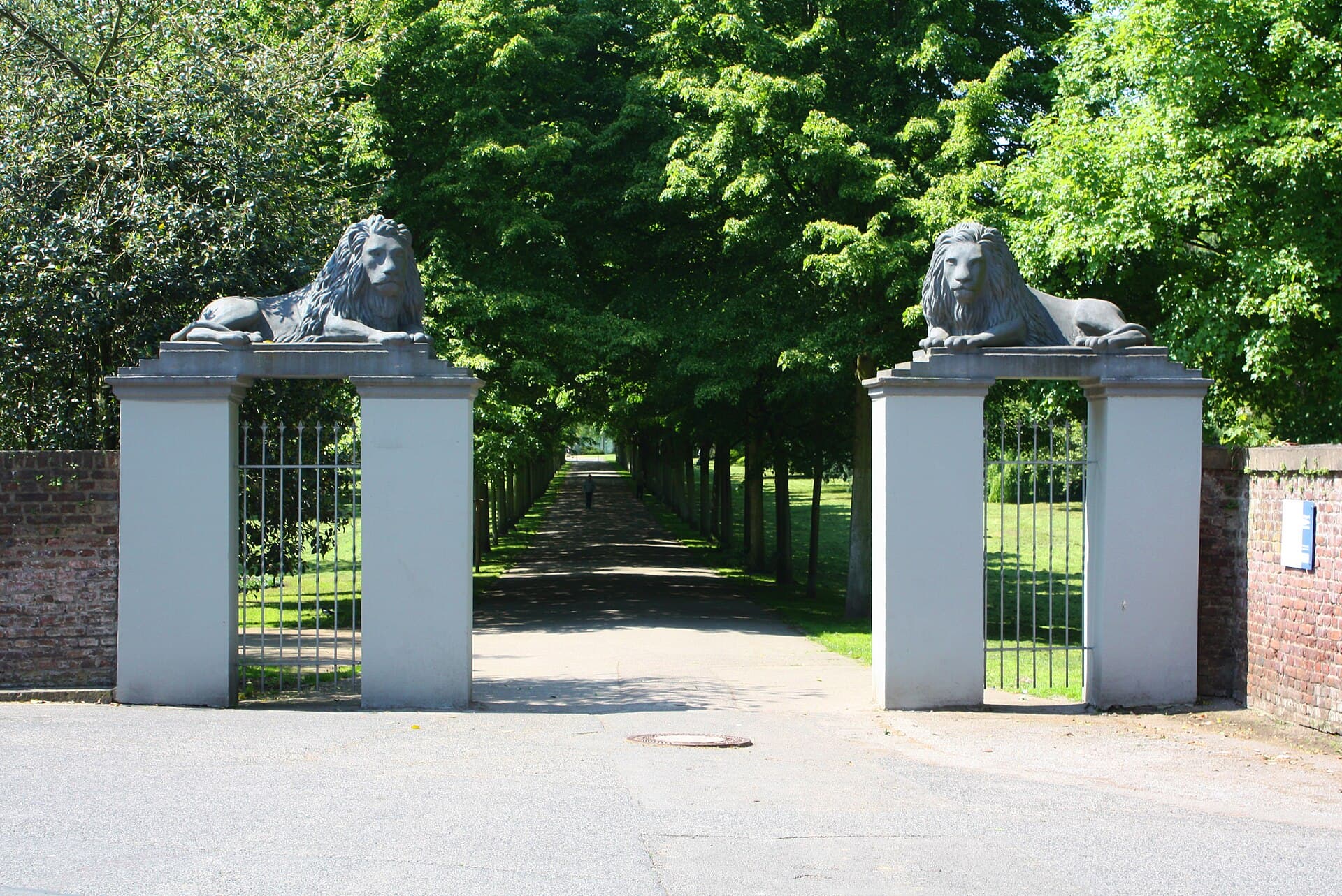 The main entrance to the historic park
