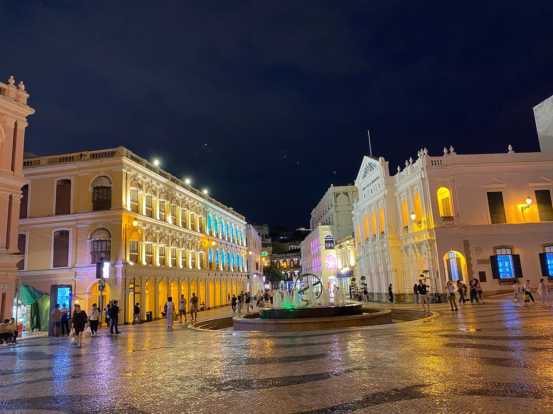 Senado Square