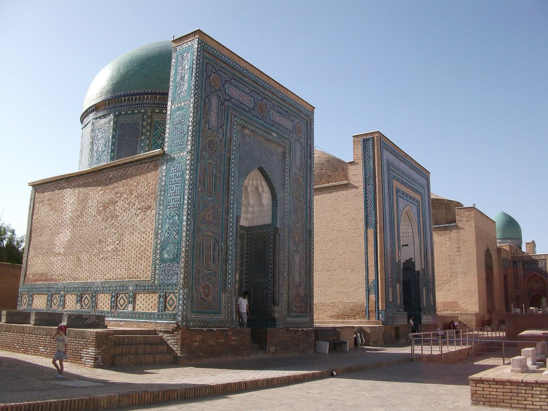 مجمع شاه زنده
