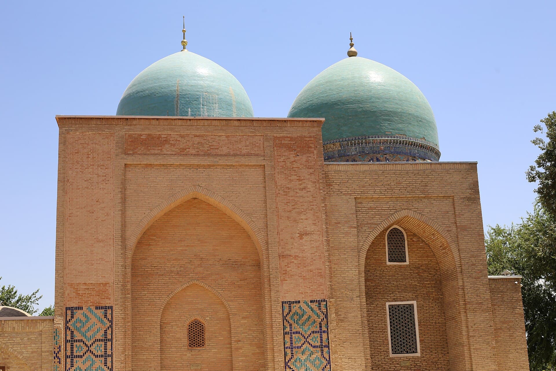 مجمع شاه زنده
