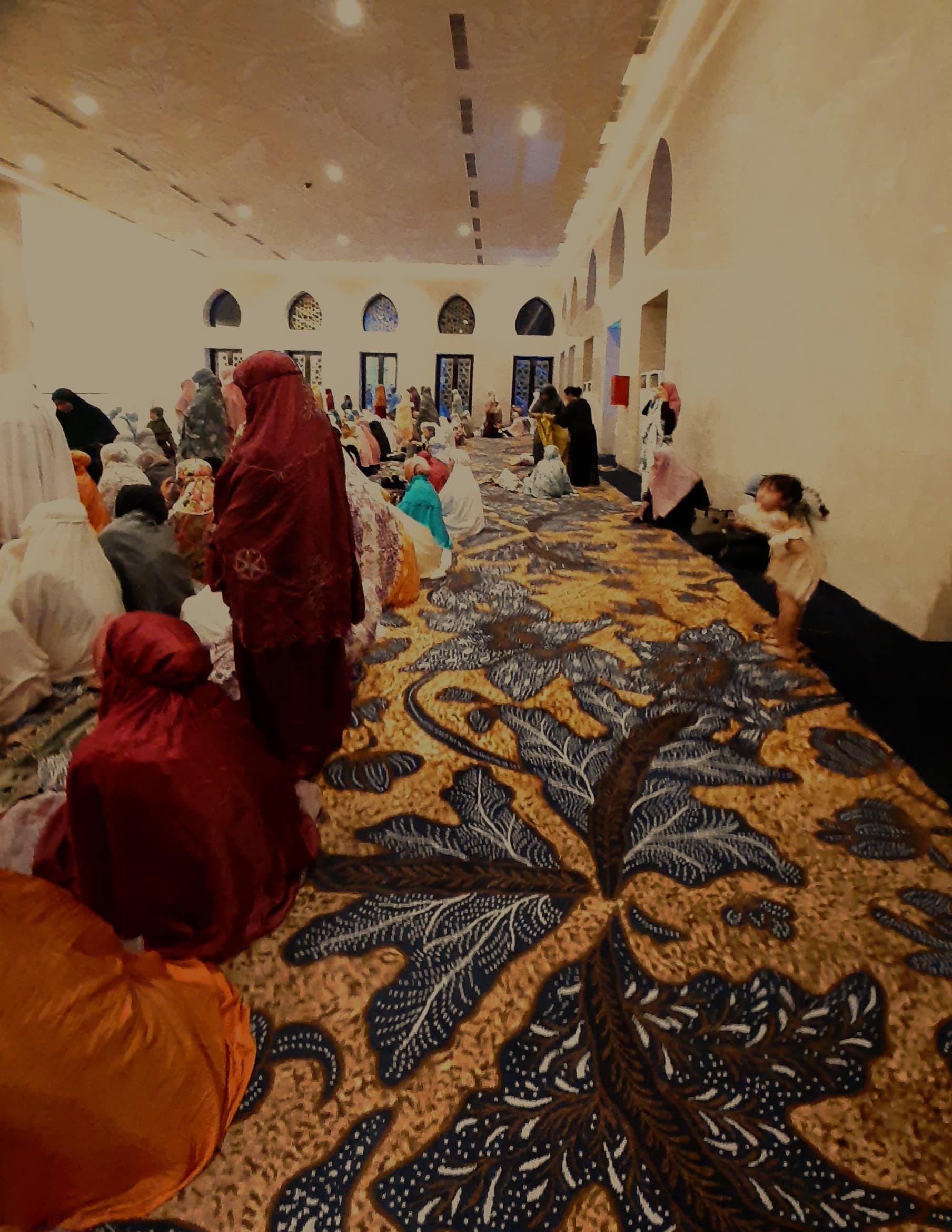 Sheikh Zayed Grand Mosque, Solo