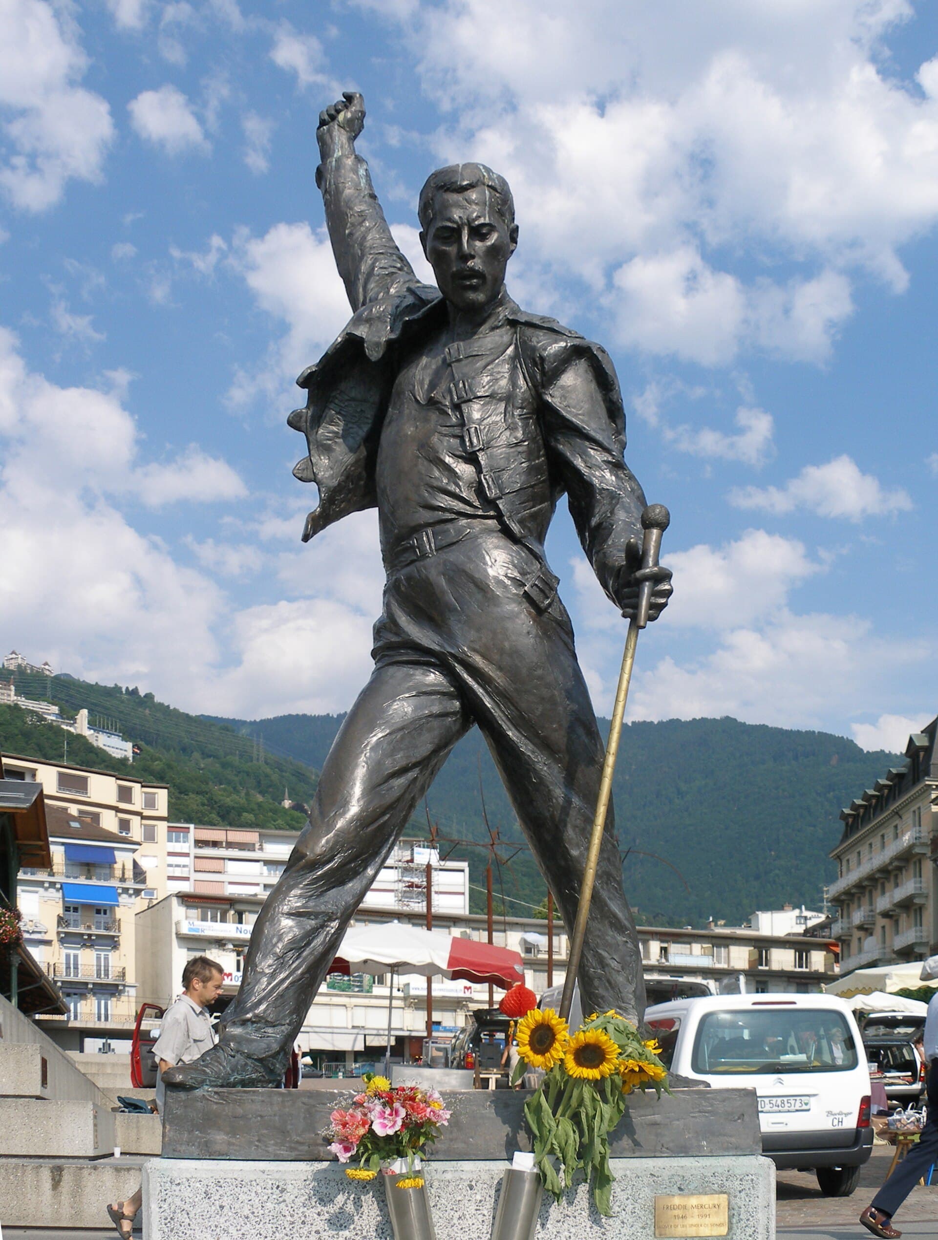 Freddie Mercury Statue
