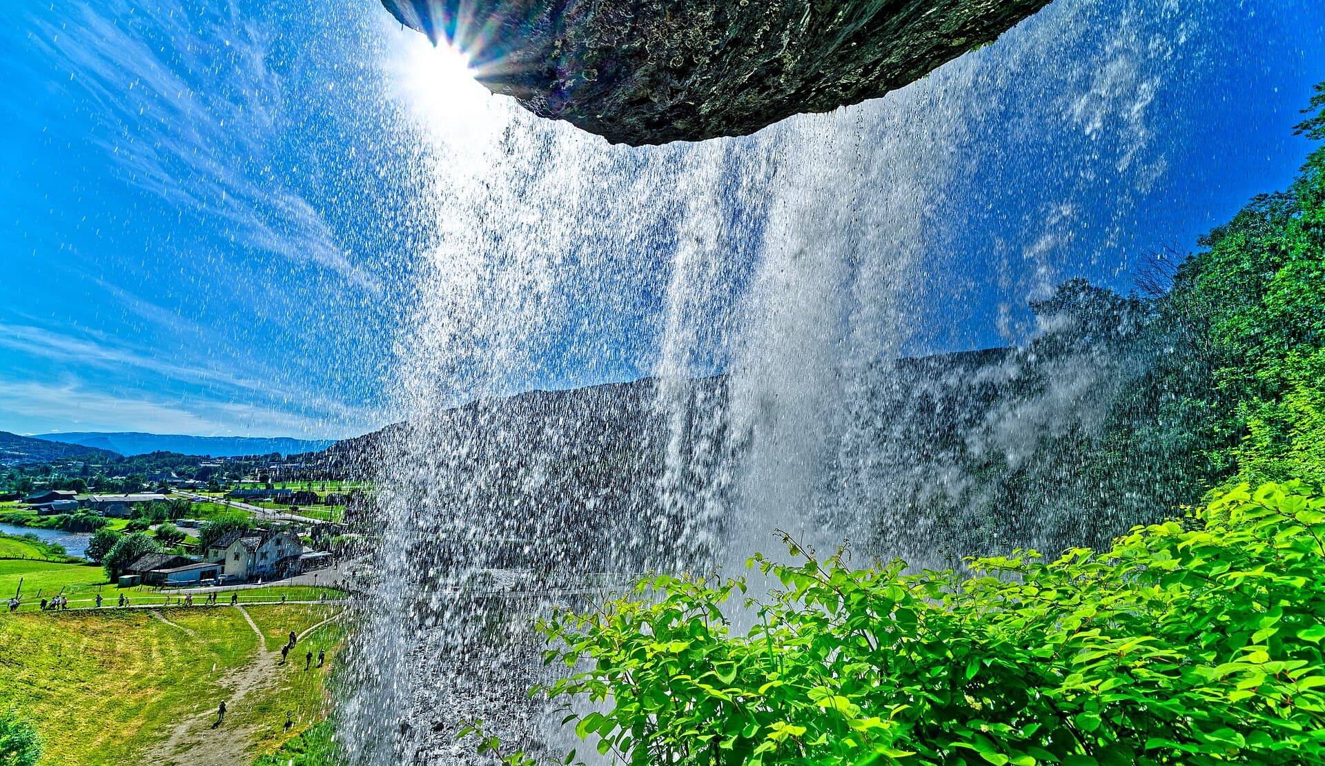 Steinsdalsfossen, Bergen