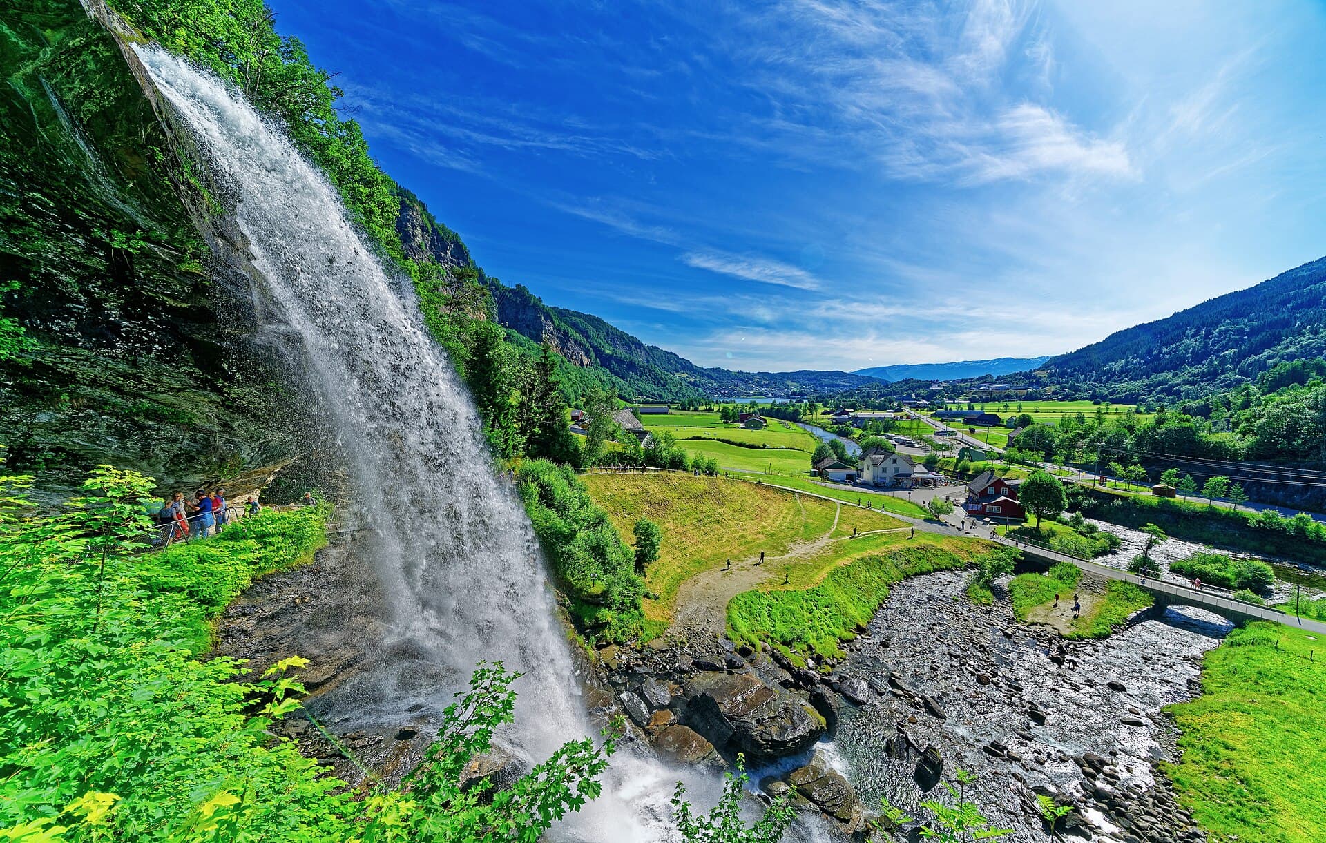Steinsdalsfossen, Bergen