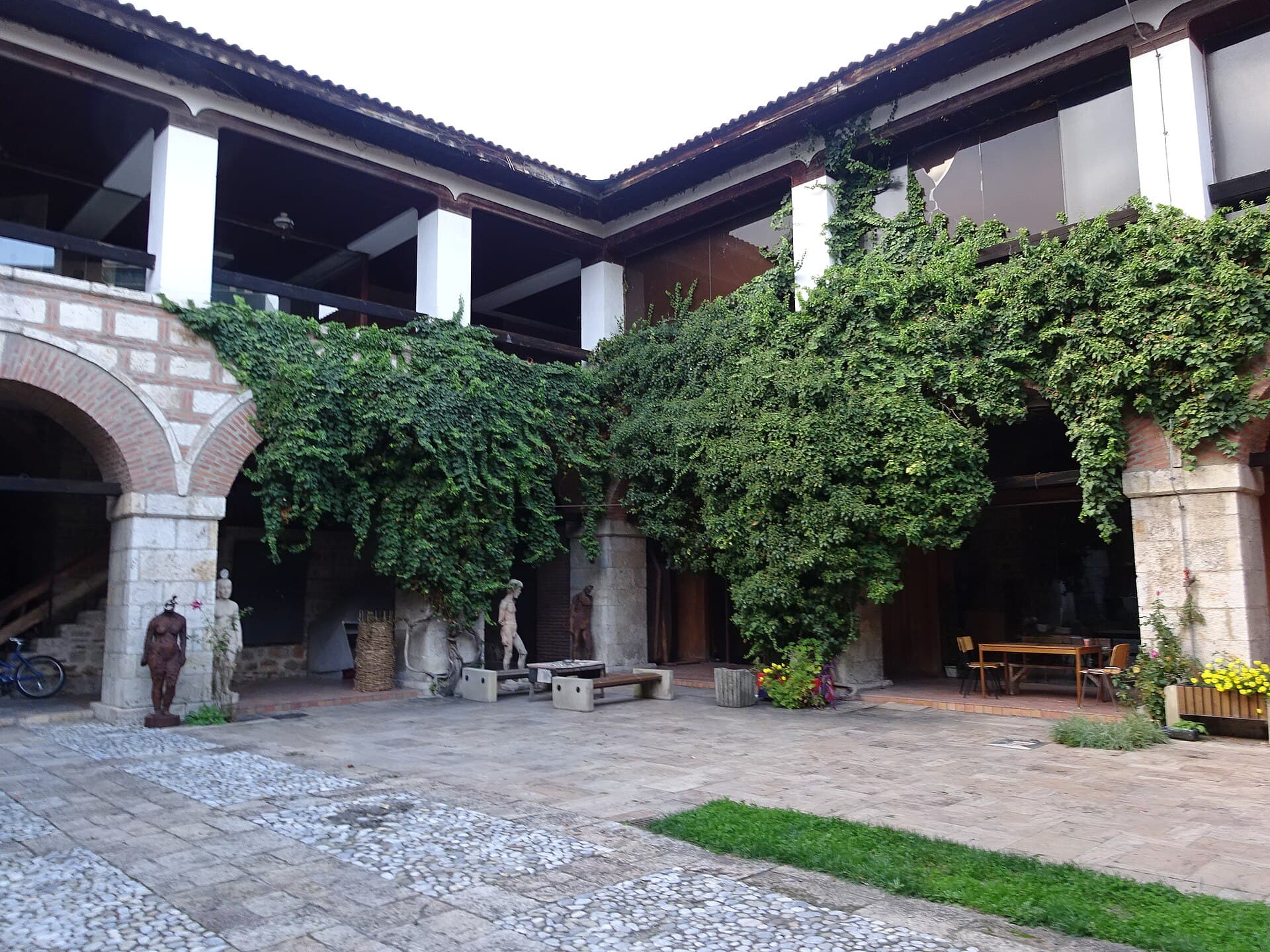 Suli An, Skopje