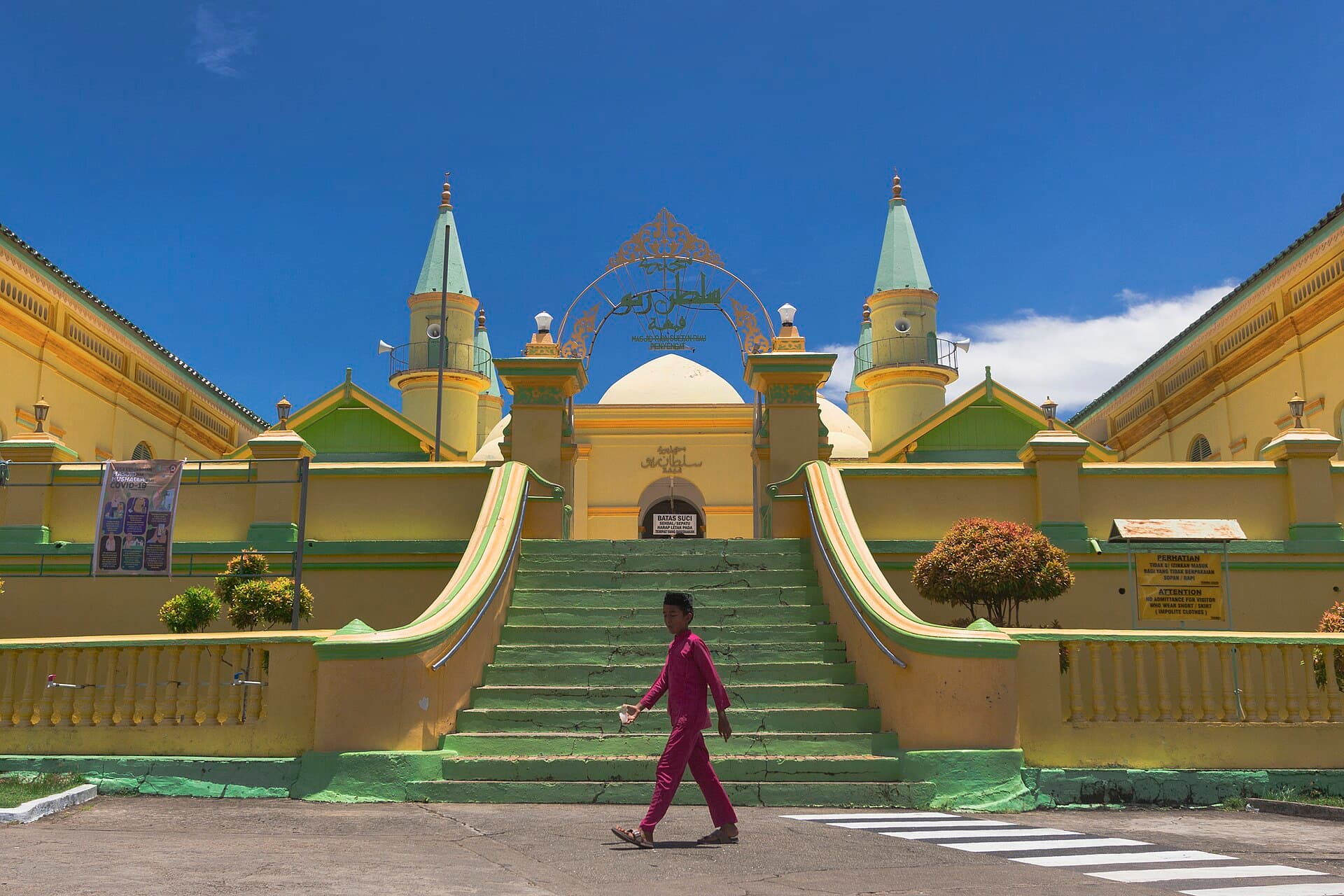Penyengat Island and the Sultan of Riau Mosque, Bintan