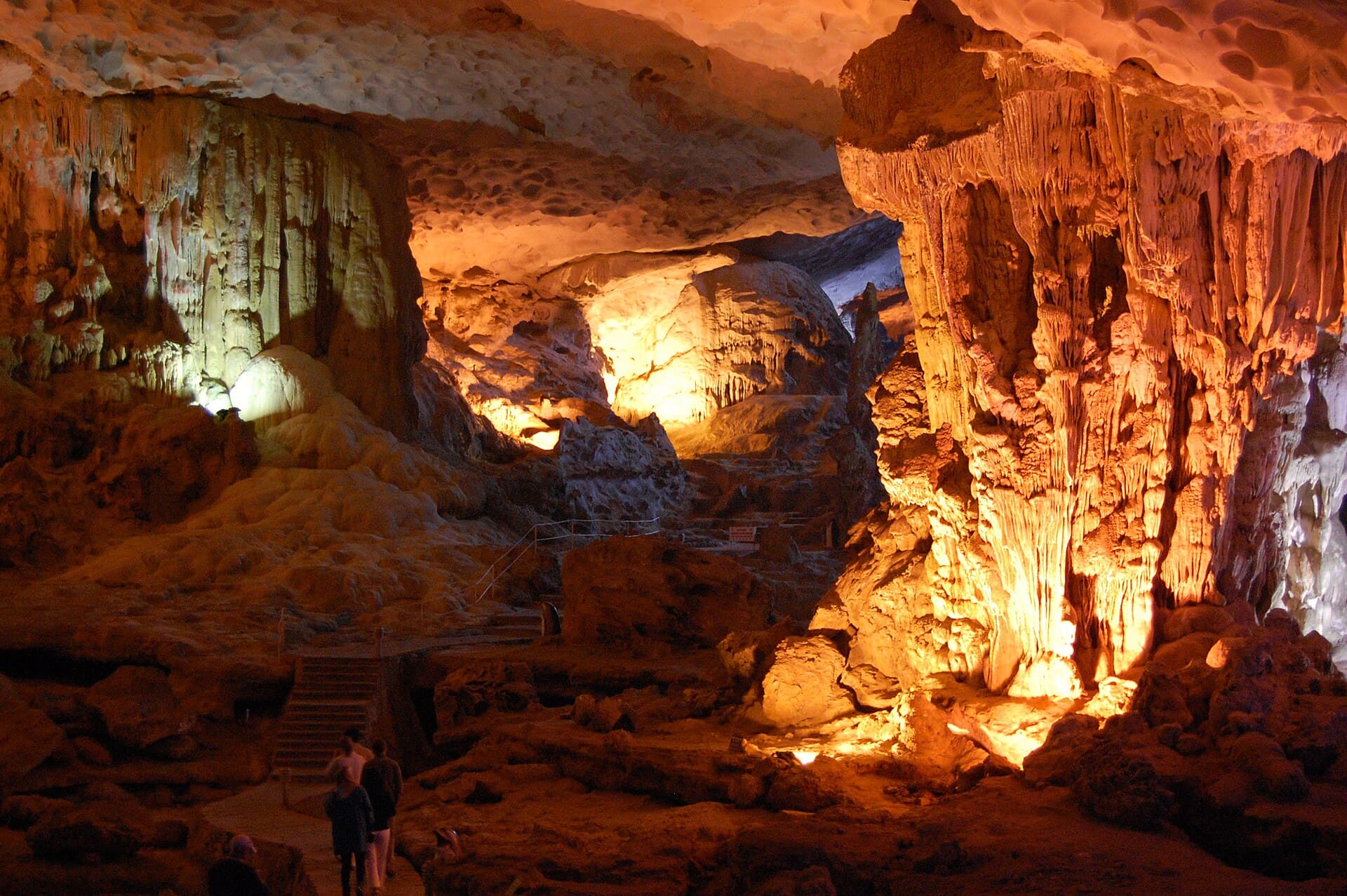 Sung Sot Cave