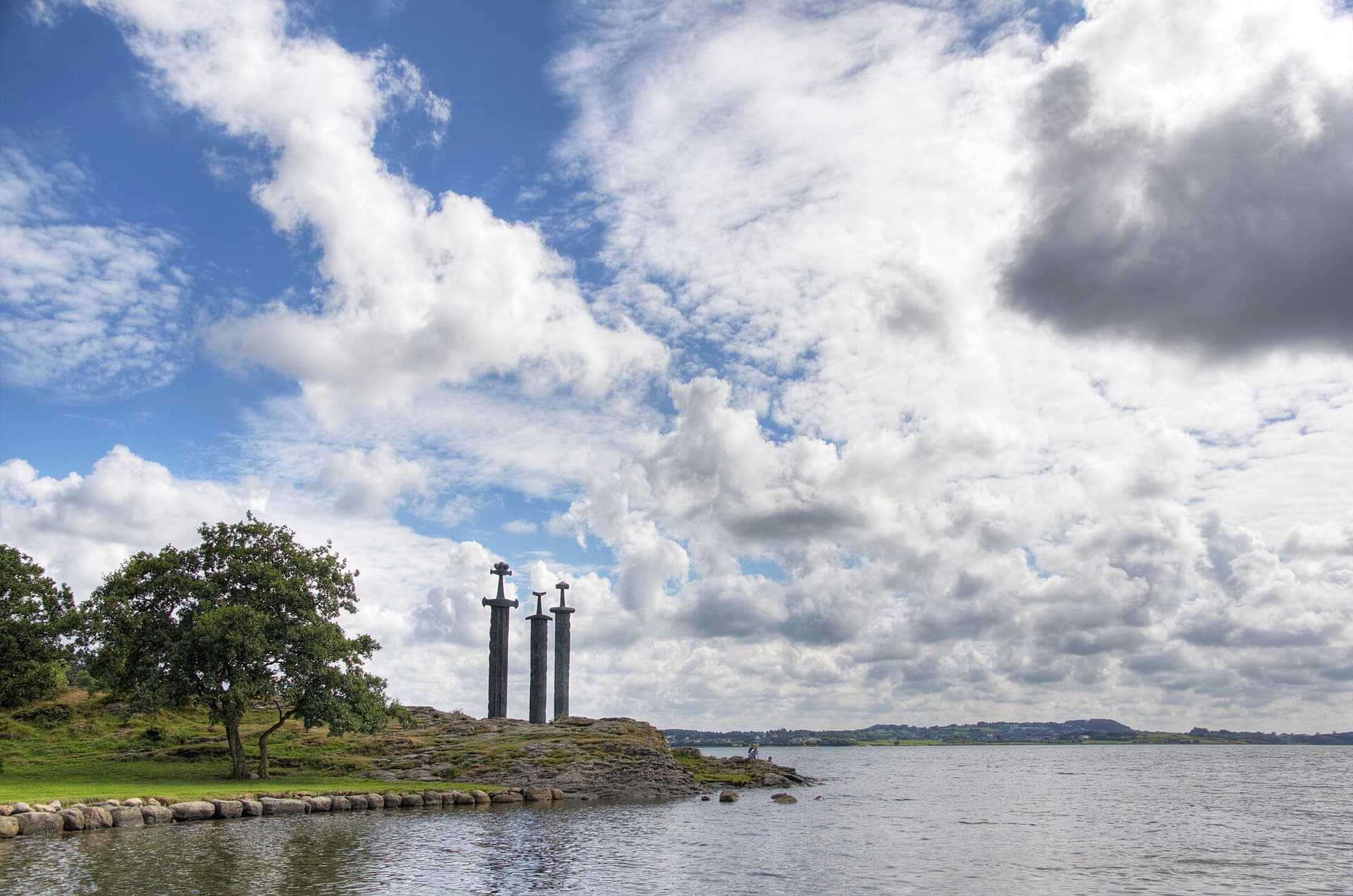 Swords in Rock (Sverd i Fjell)