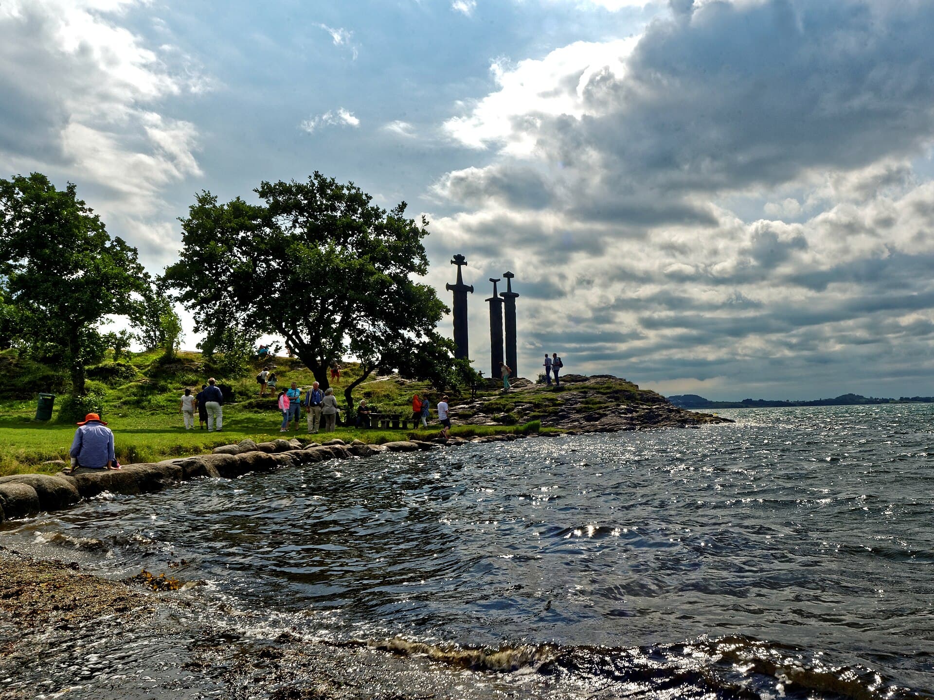 Swords in Rock (Sverd i Fjell), Stavanger