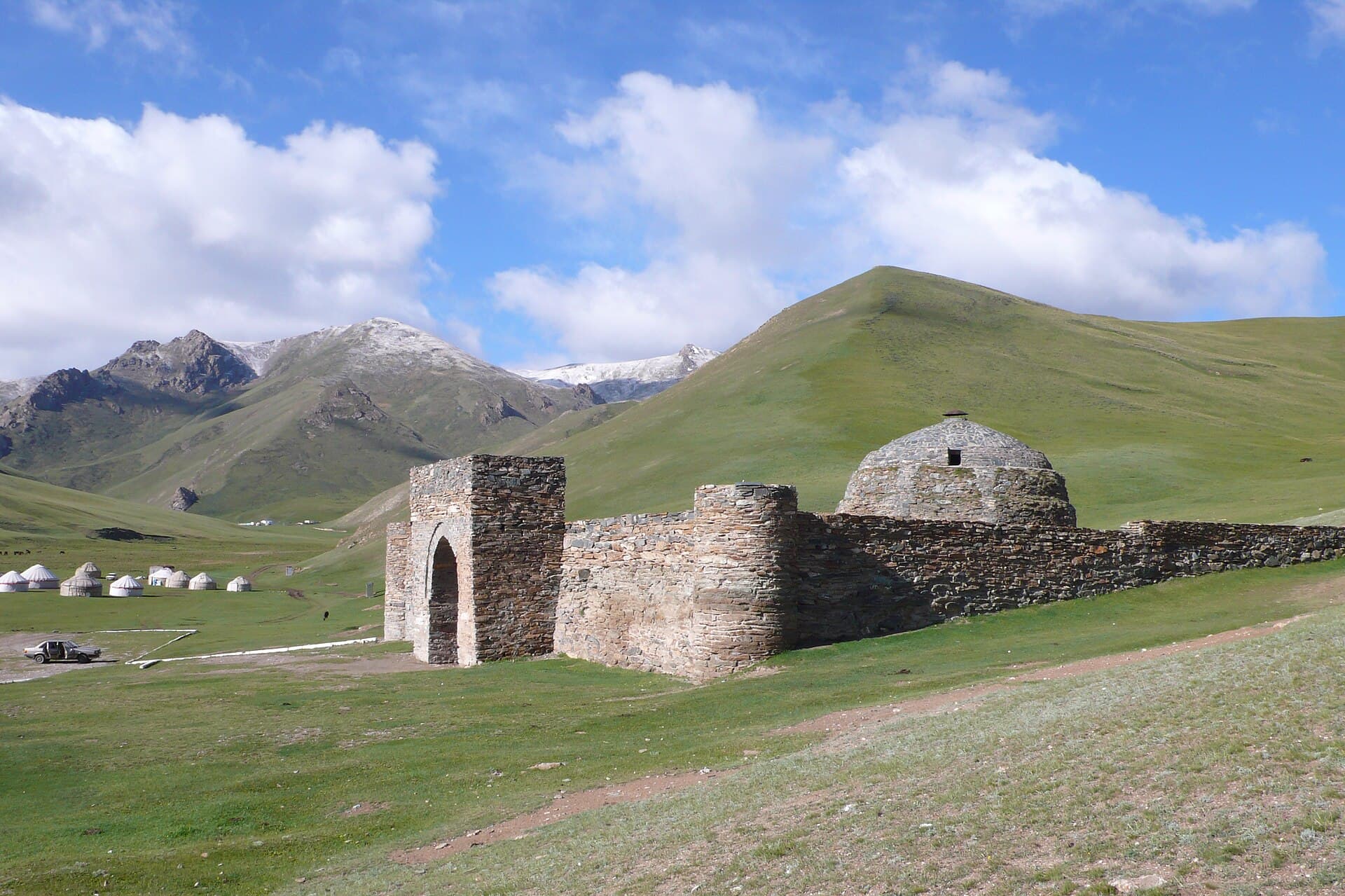 Tash Rabat, Naryn