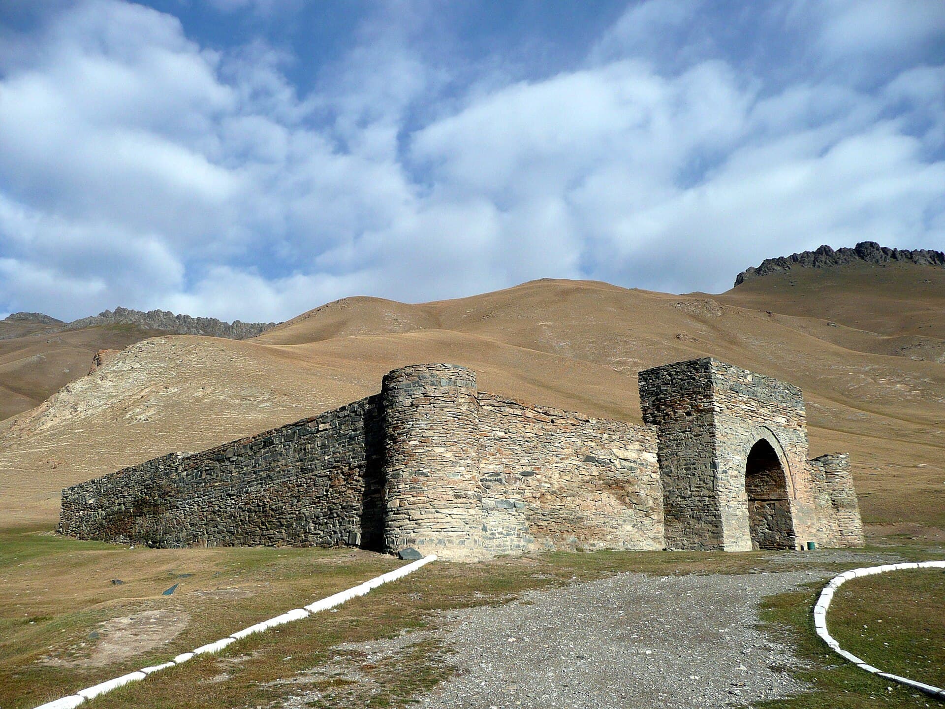 Tash Rabat, Naryn