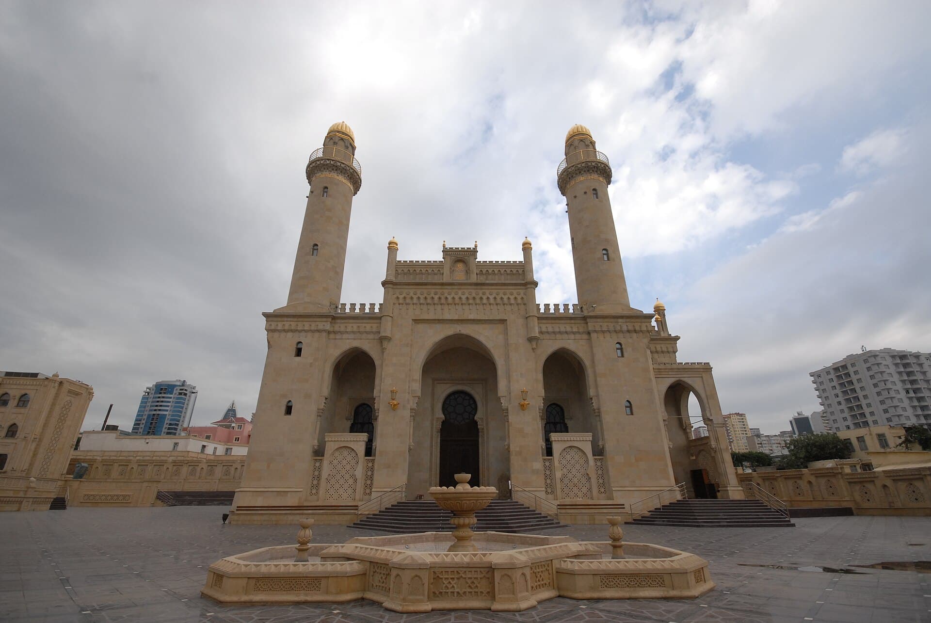 Taza Pir Mosque
