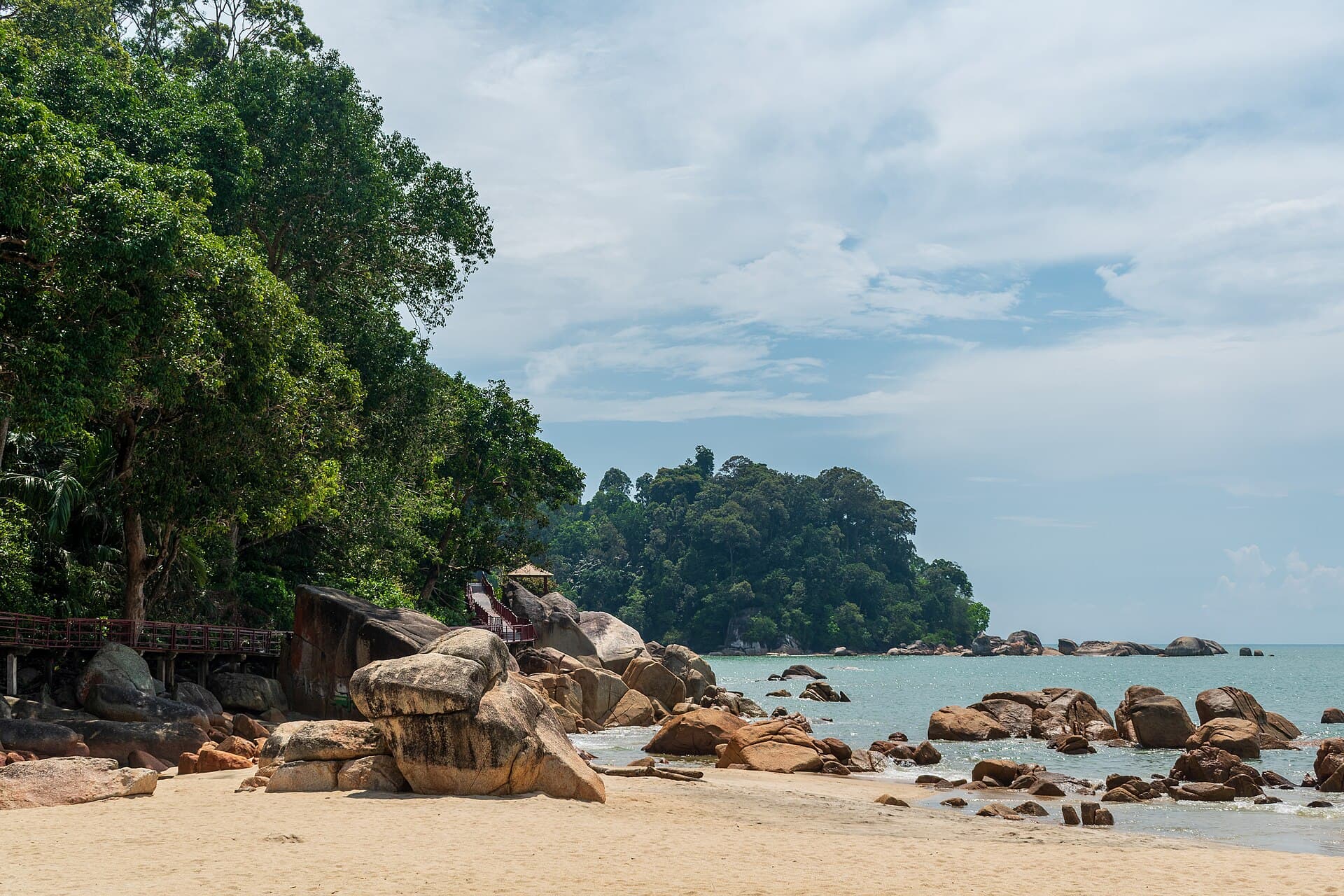 Teluk Cempedak Beach