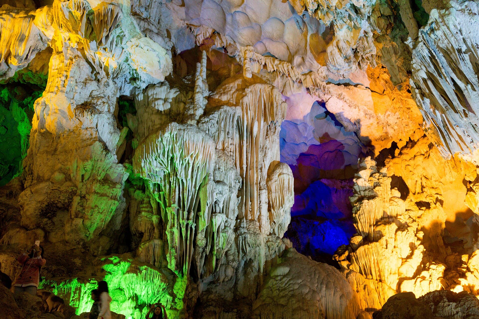 Thien Cung Cave