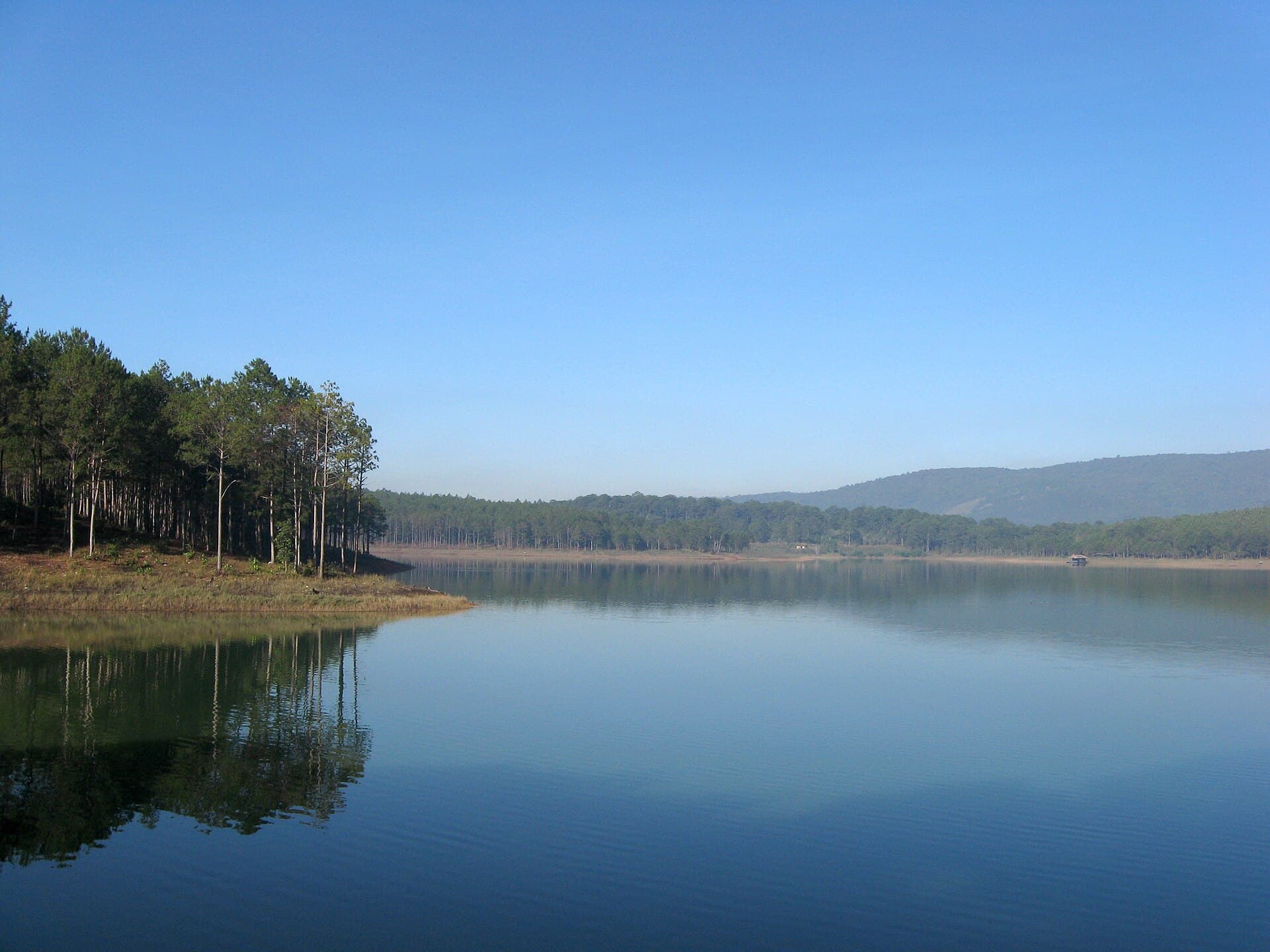 Truc Lam Zen Monastery and Tuyen Lam Lake, Da Lat