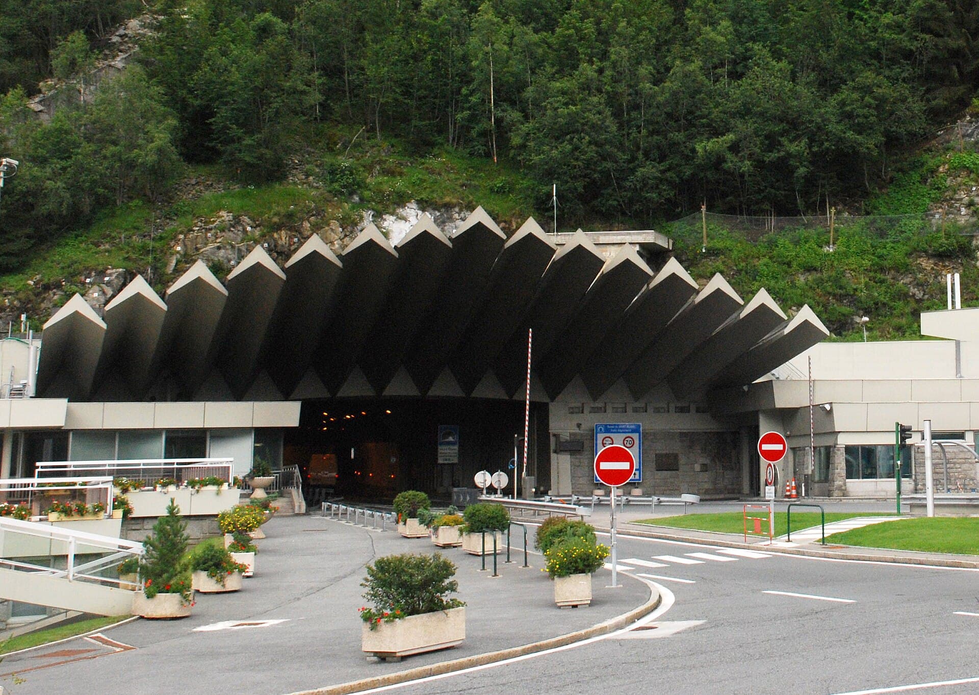 Mont Blanc Tunnel, Chamonix