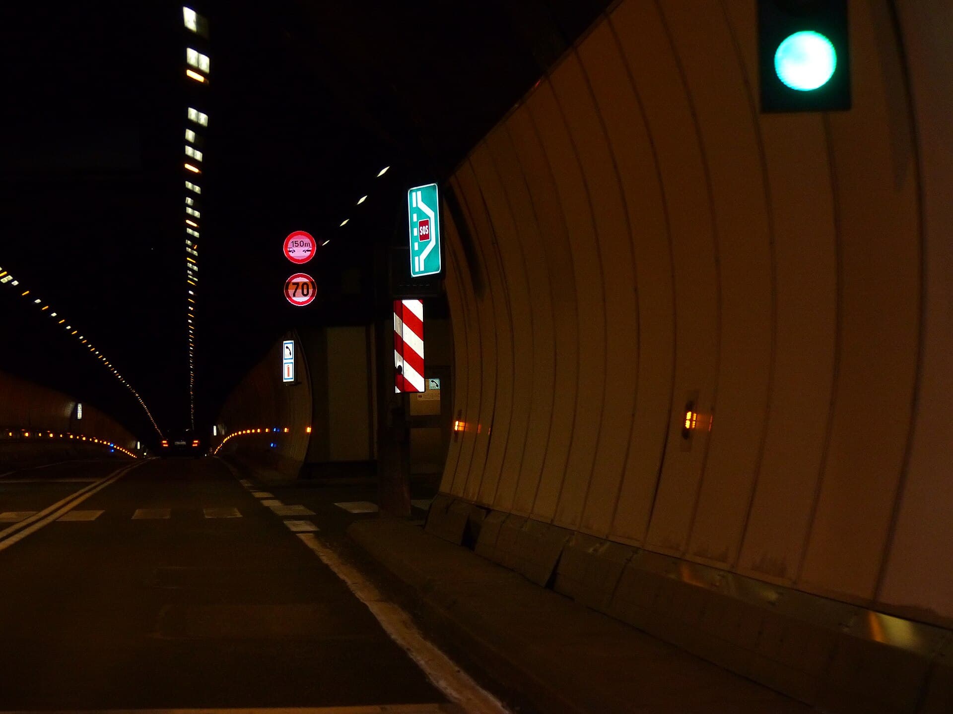 Mont Blanc Tunnel, Chamonix