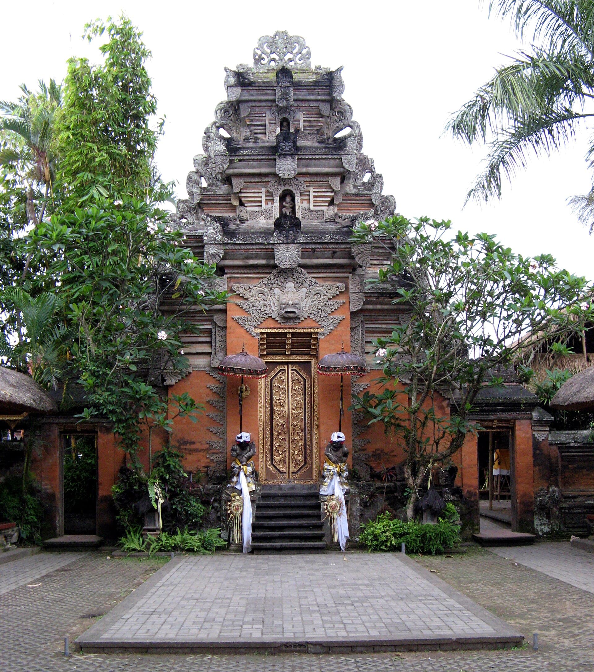 Ubud Palace and Art Market