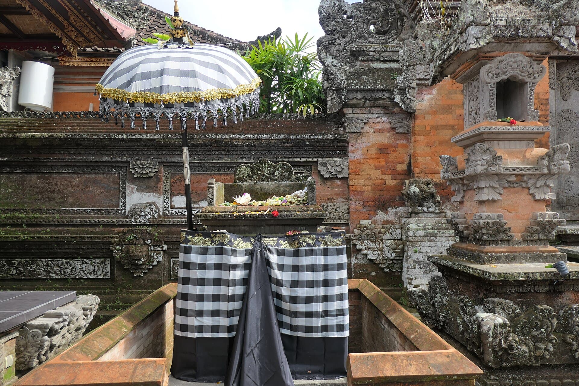 Ubud Palace and Art Market, Bali