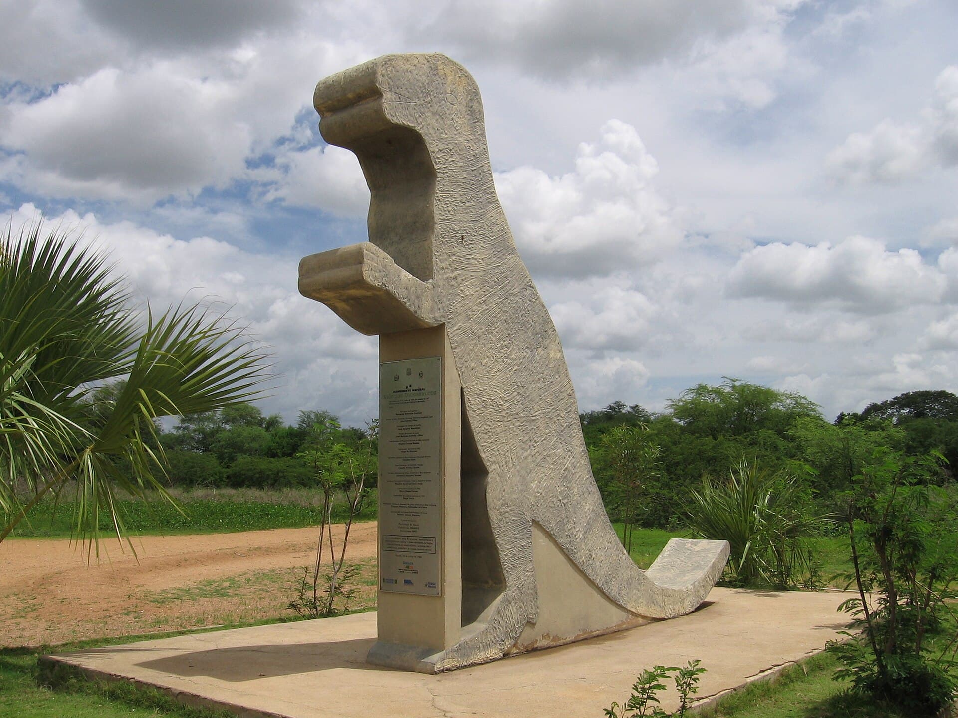 Dinosaur Valley (Vale dos Dinossauros), Sousa