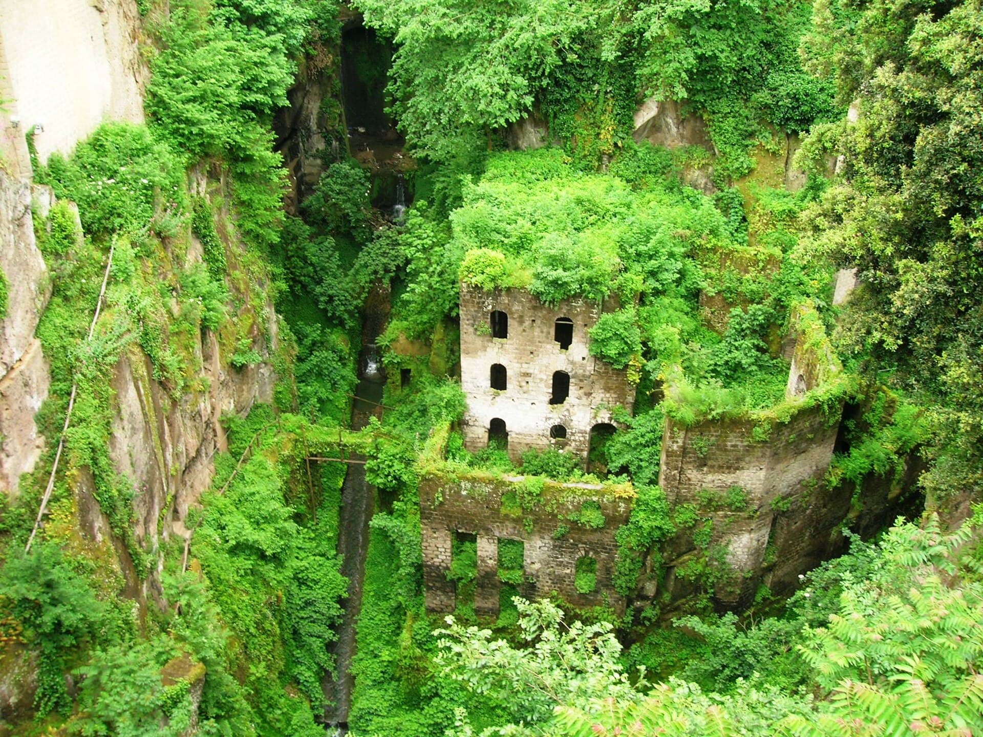 Valley of the Mills, Sorrento