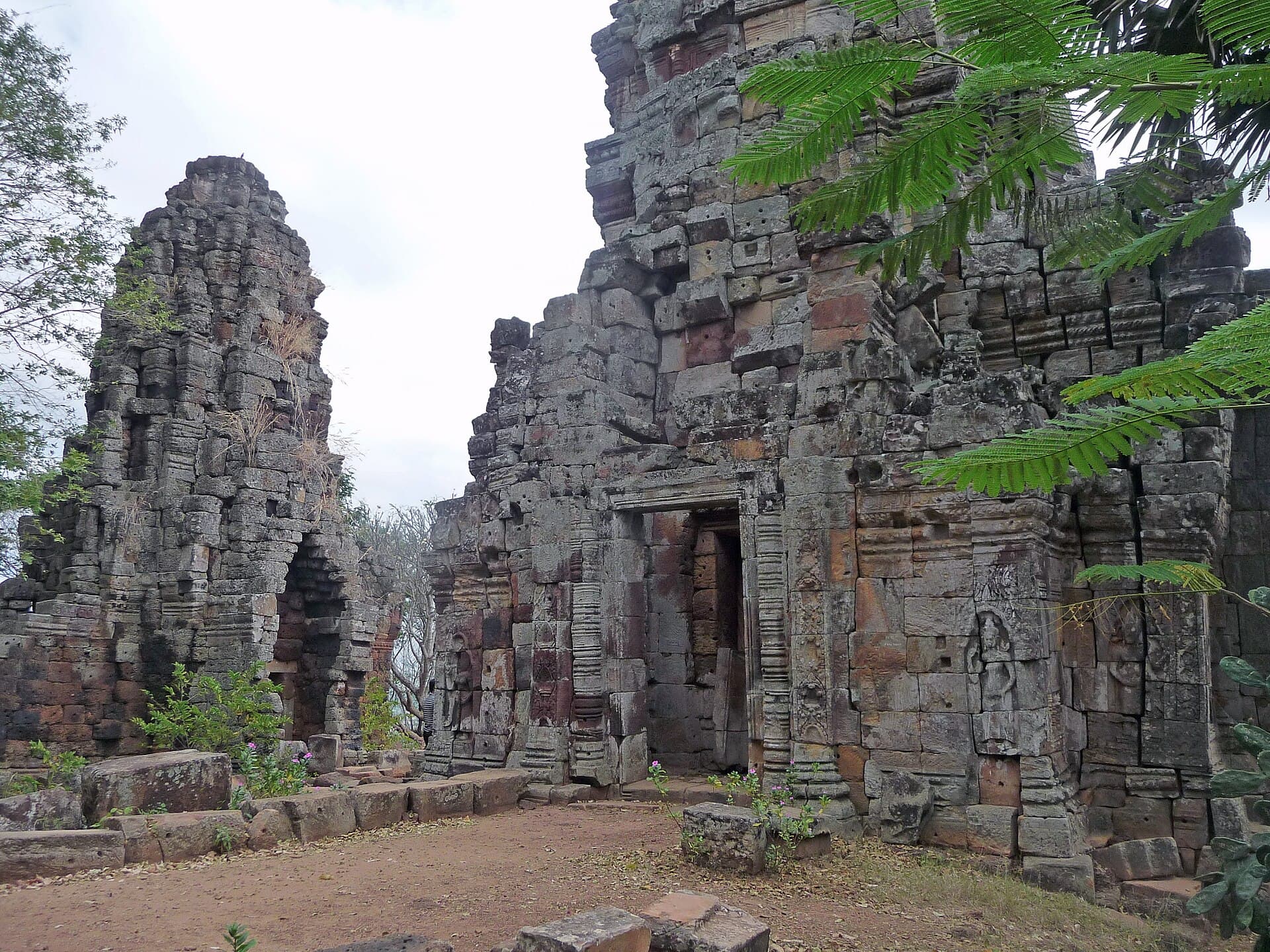 Phnom Banan hilltop temple