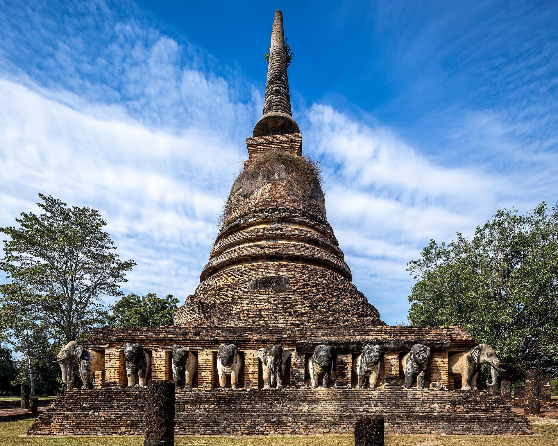 Wat Chang Lom, Sukhothai