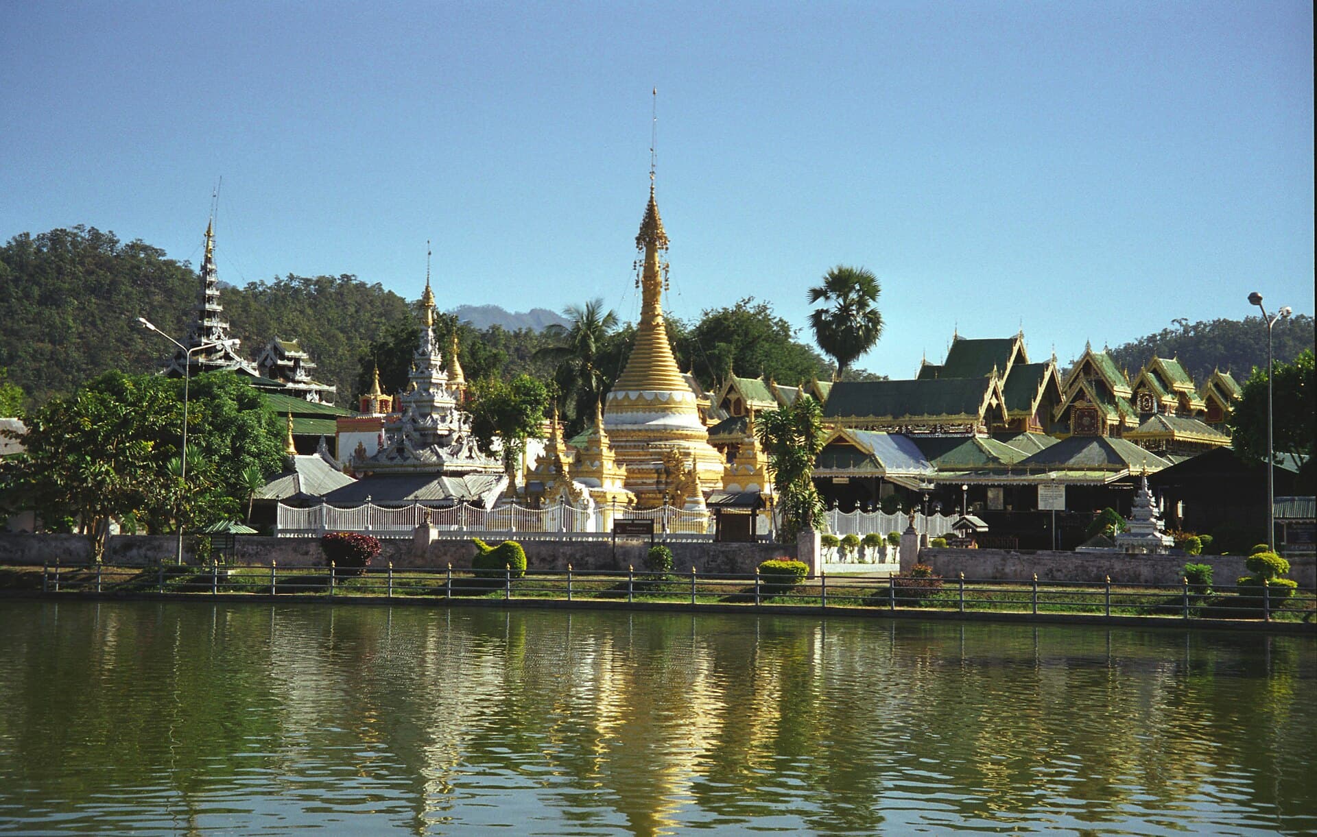 Wat Chong Kham and Wat Chong Klang, Mae Hong Son