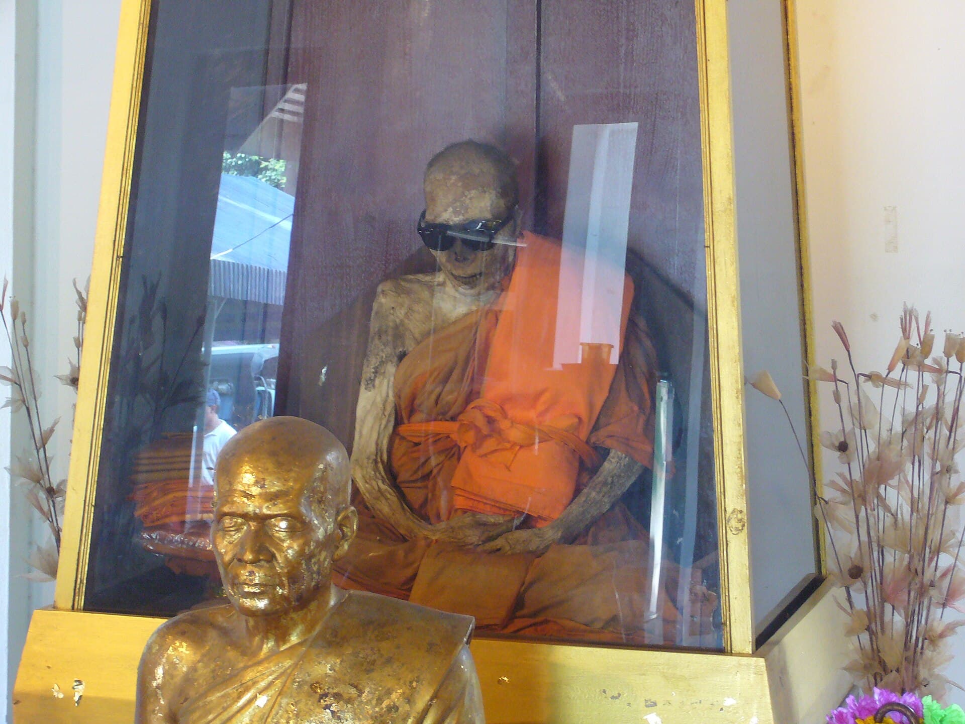 Wat Khunaram (the mummified monk), Koh Samui
