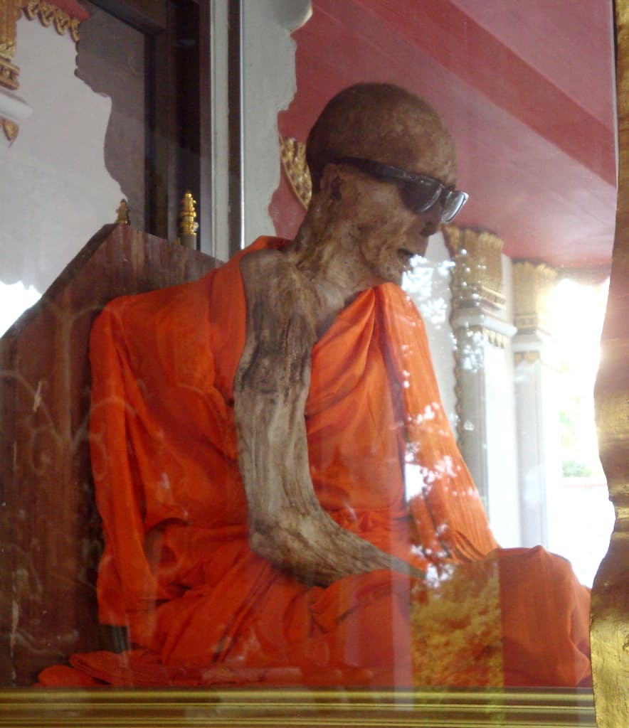 Wat Khunaram (the mummified monk), Koh Samui