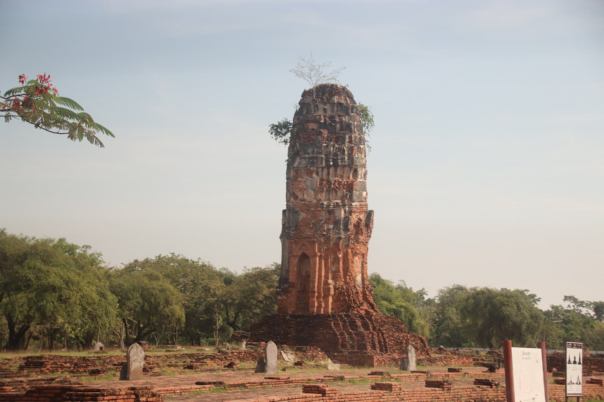 Wat Lokaya Sutha (Reclining Buddha), Ayutthaya