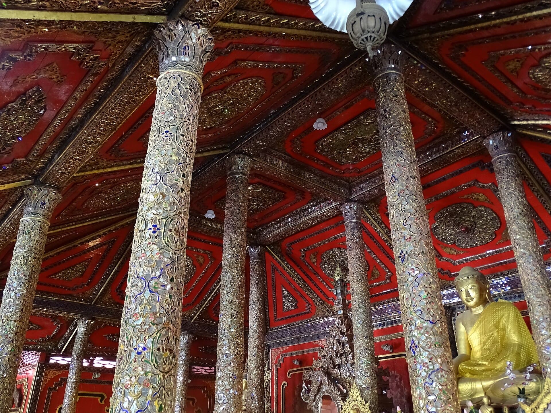 Wat Si Rong Mueang, Lampang