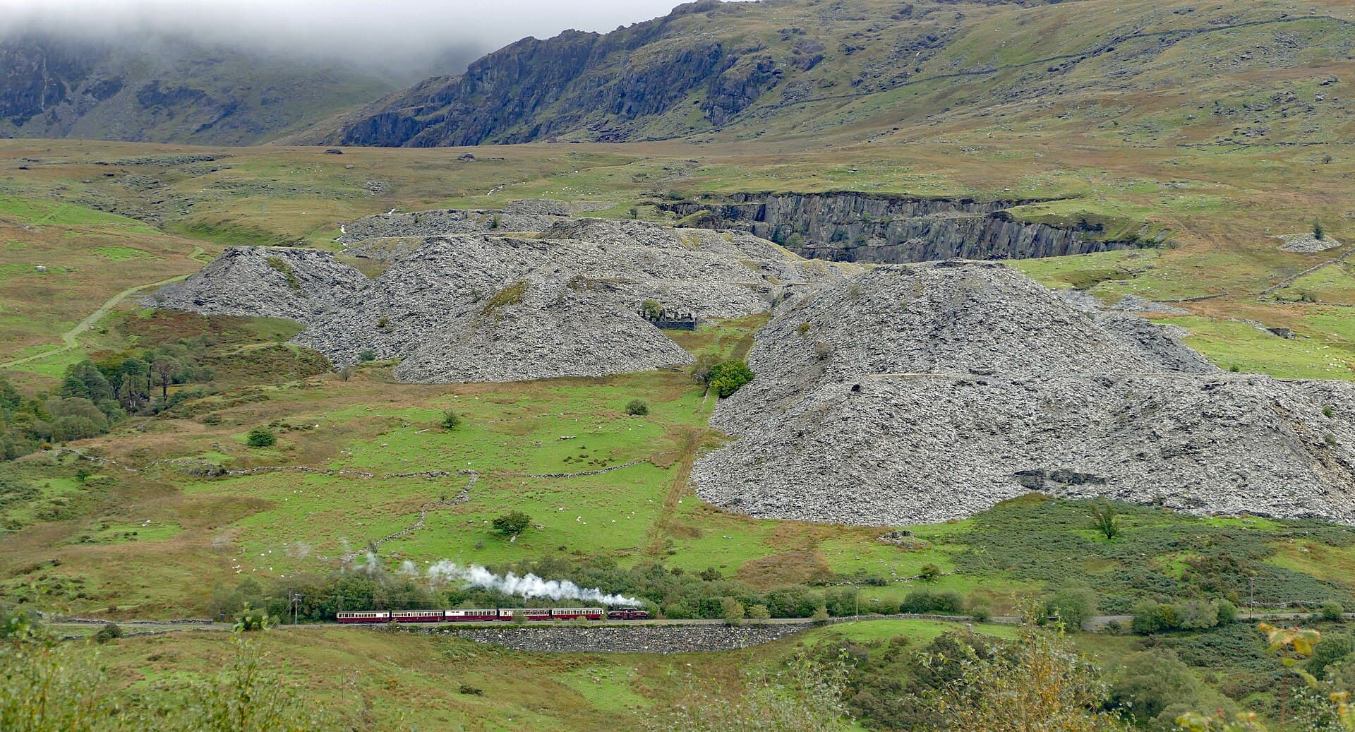 Welsh Highland Railway, Snowdonia