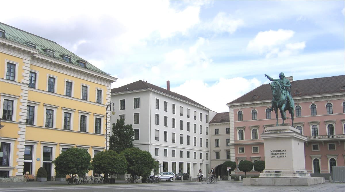 Wittelsbacherplatz, Munich