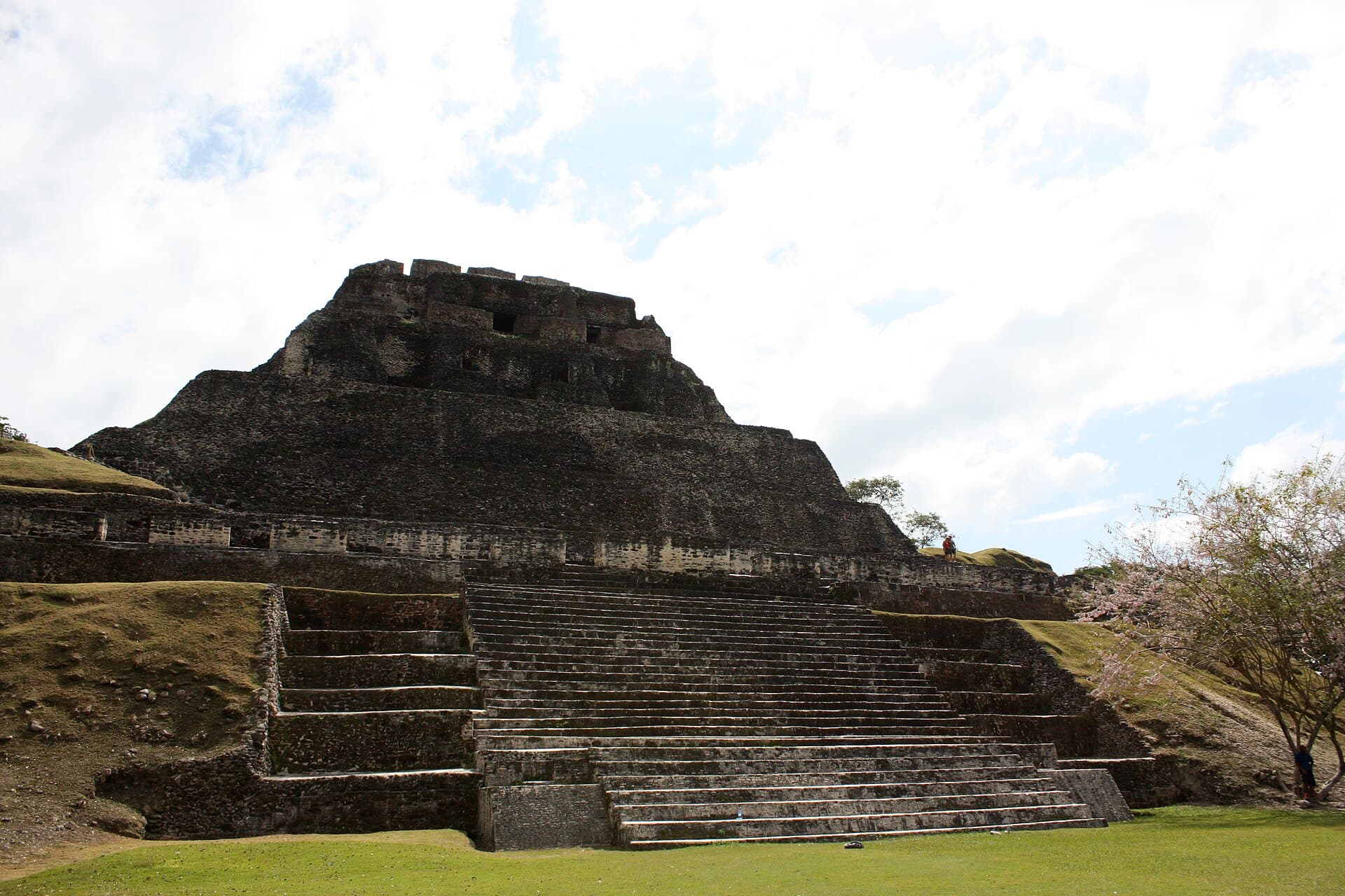 Xunantunich archaeological site