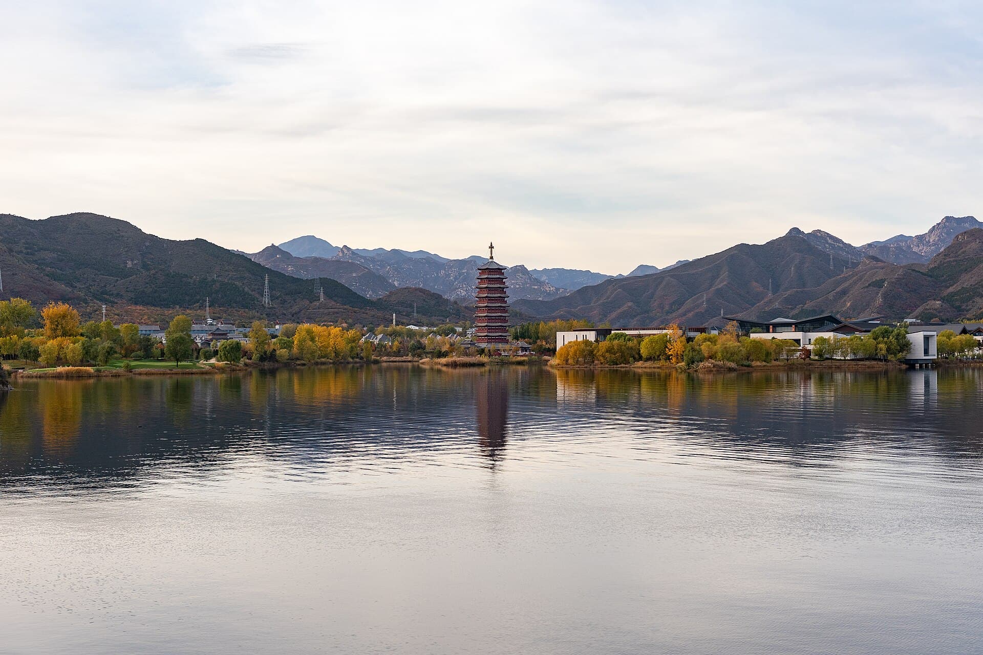 Yanqi Lake