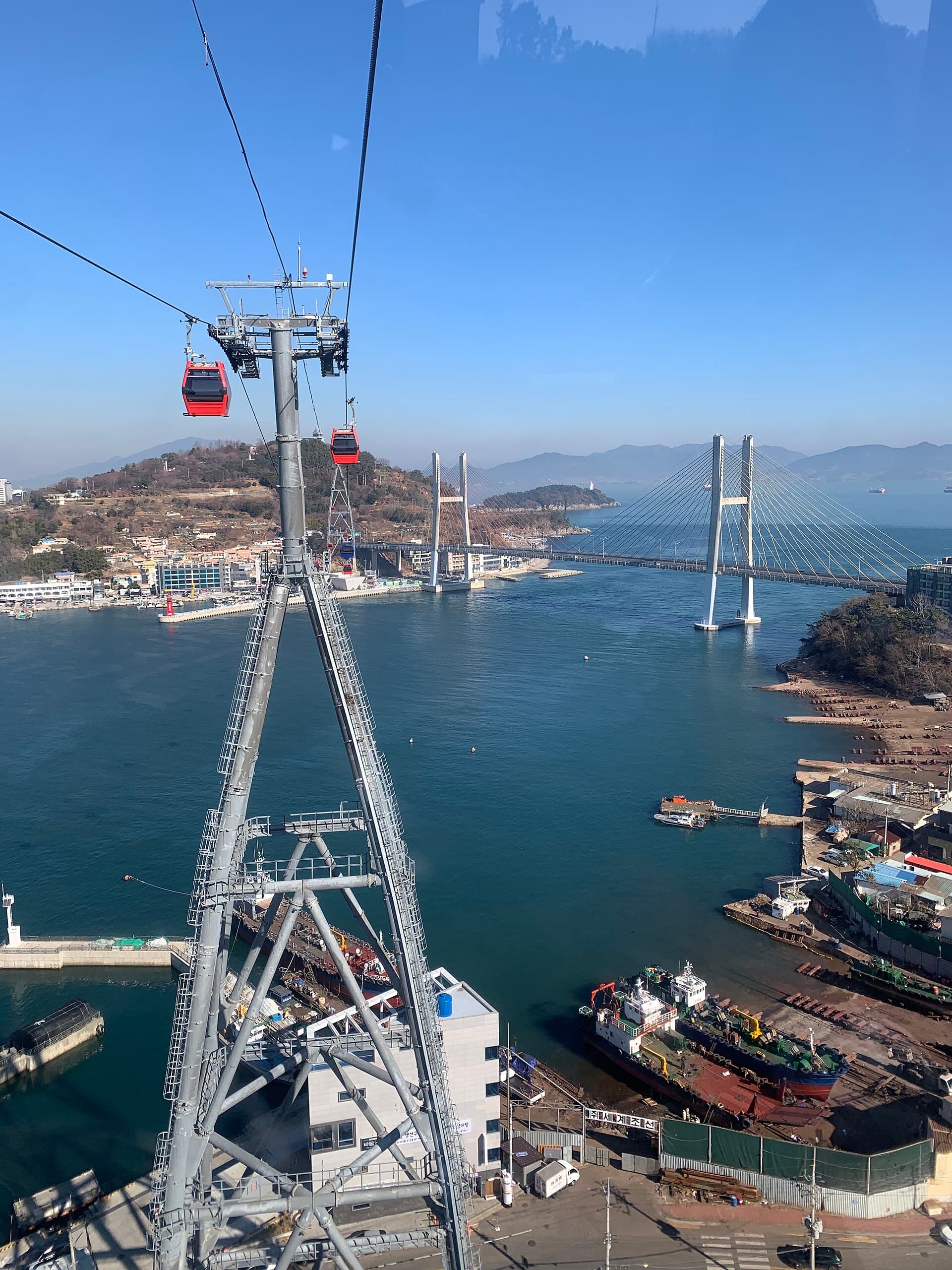 Yeosu Maritime Cable Car and Dolsan Bridge