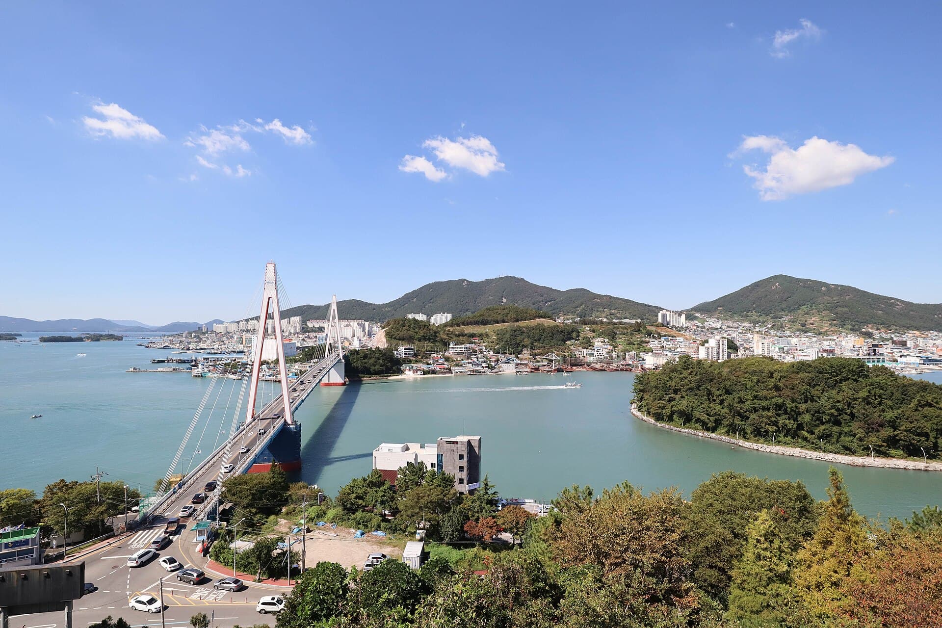Yeosu Maritime Cable Car and Dolsan Bridge