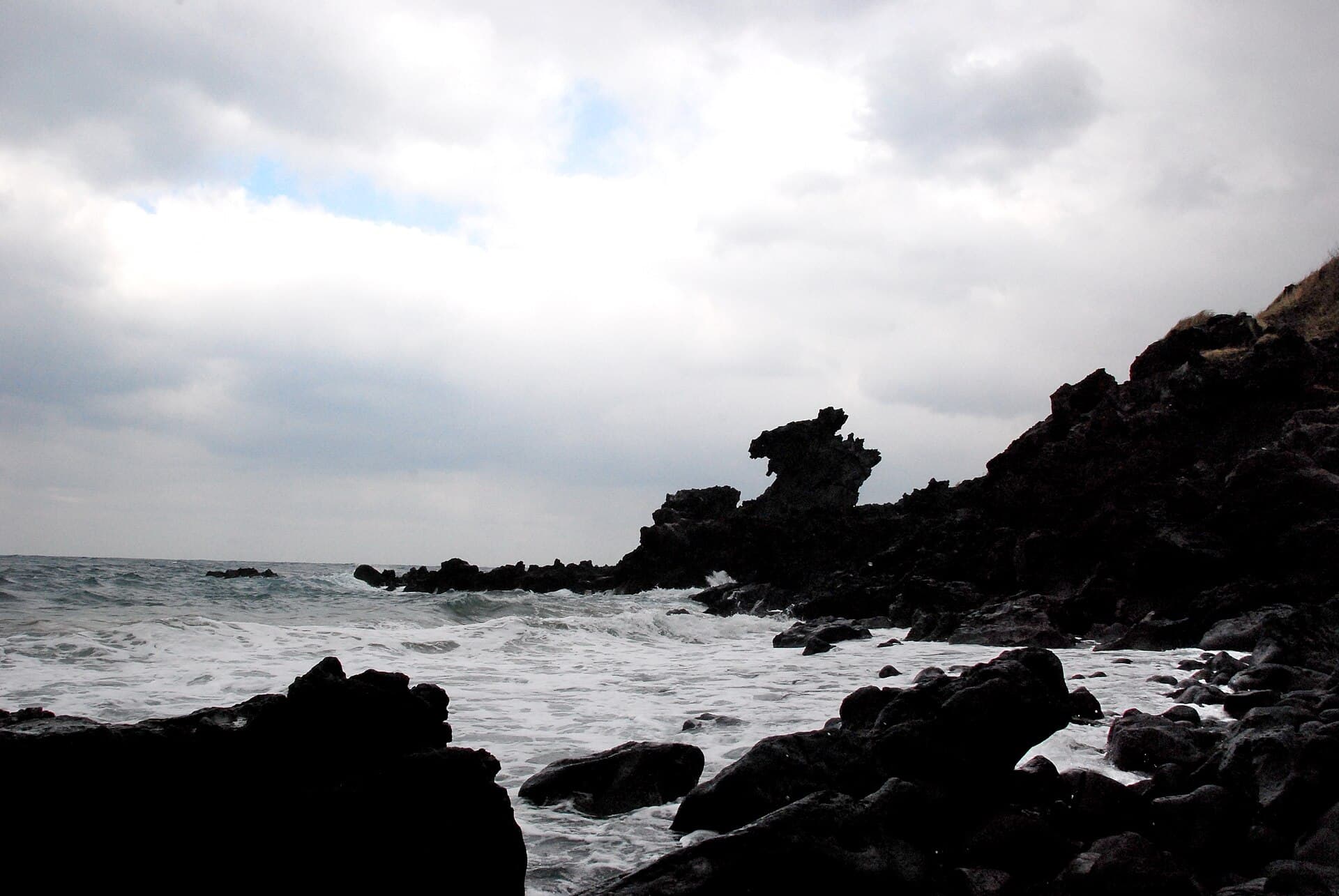 Yongduam (Dragon Head Rock), Jeju