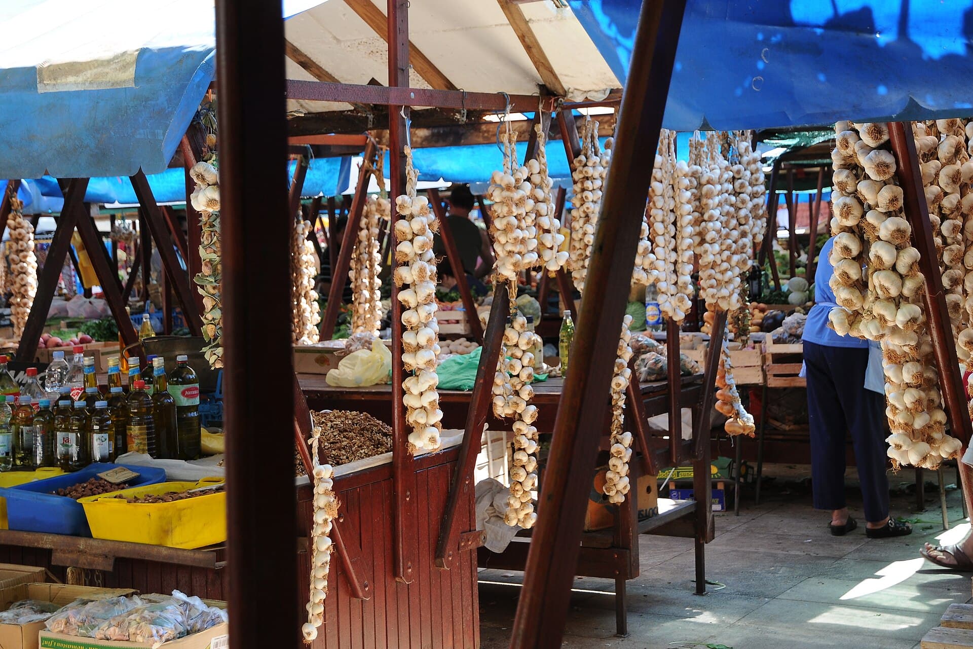 The market under its awnings in the morning
