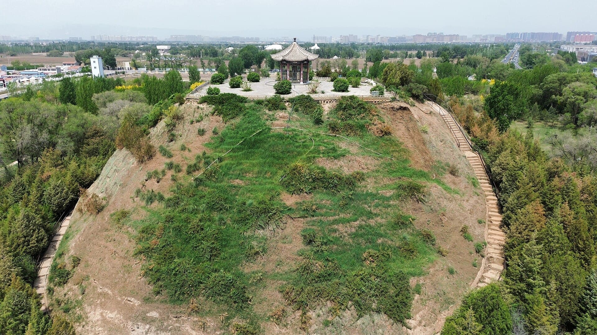 Zhaojun Tomb