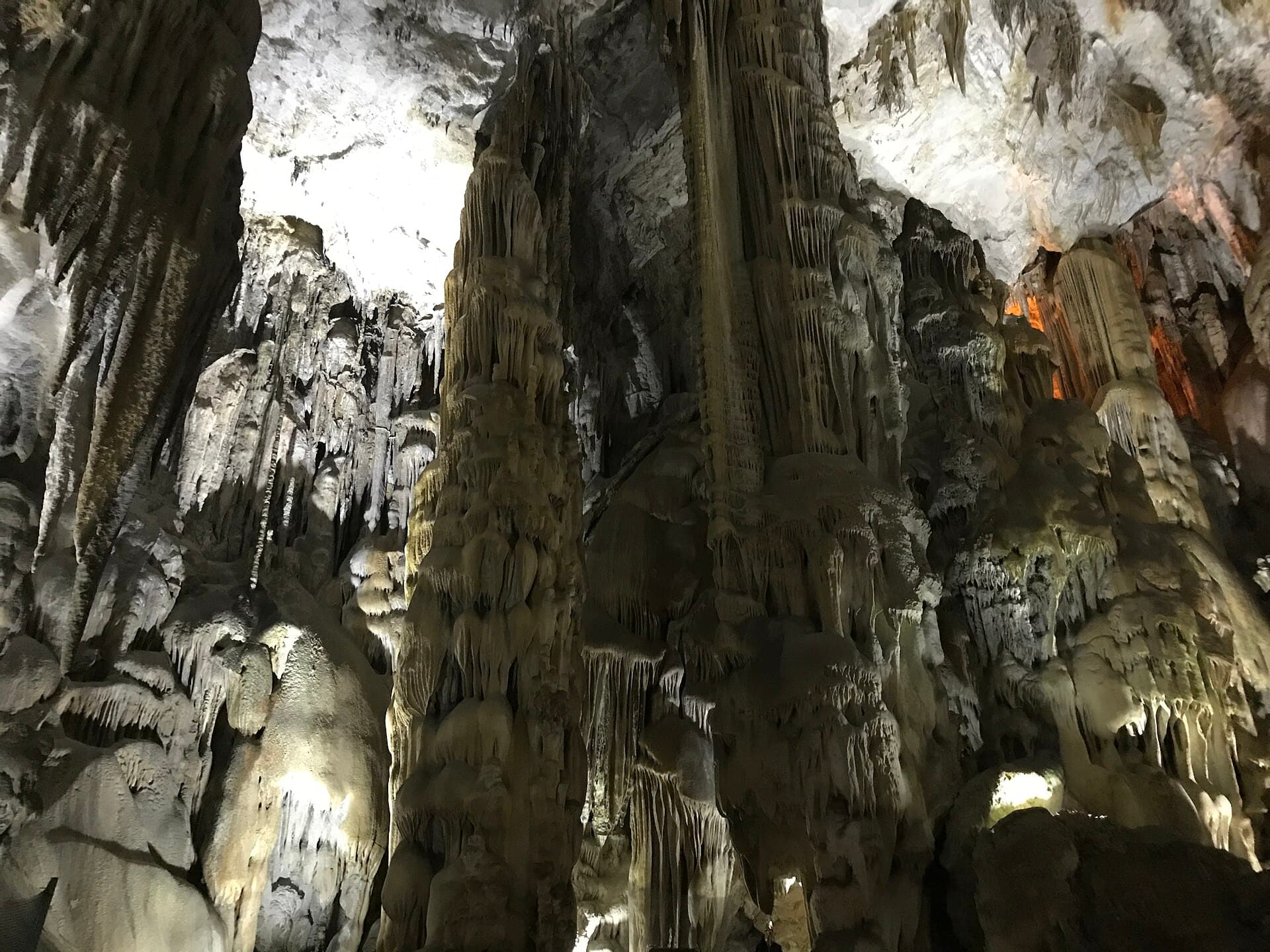 Zhijin Cave