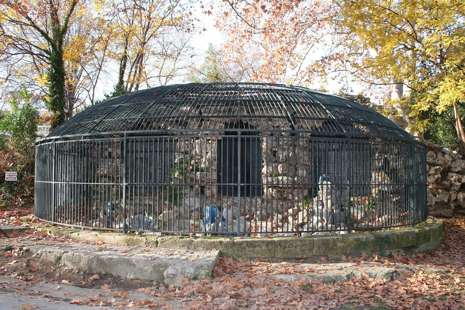 The Abandoned Zoo, Marseille