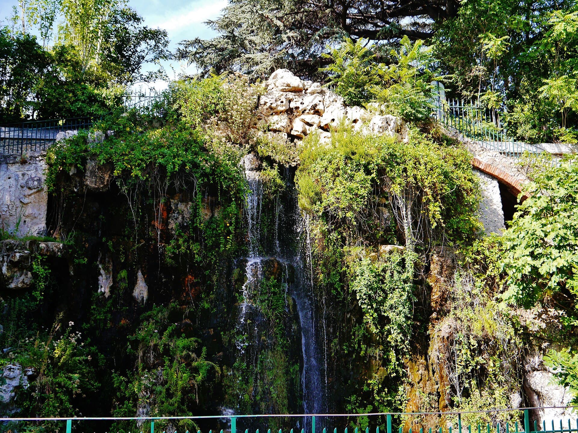 The Abandoned Zoo, Marseille